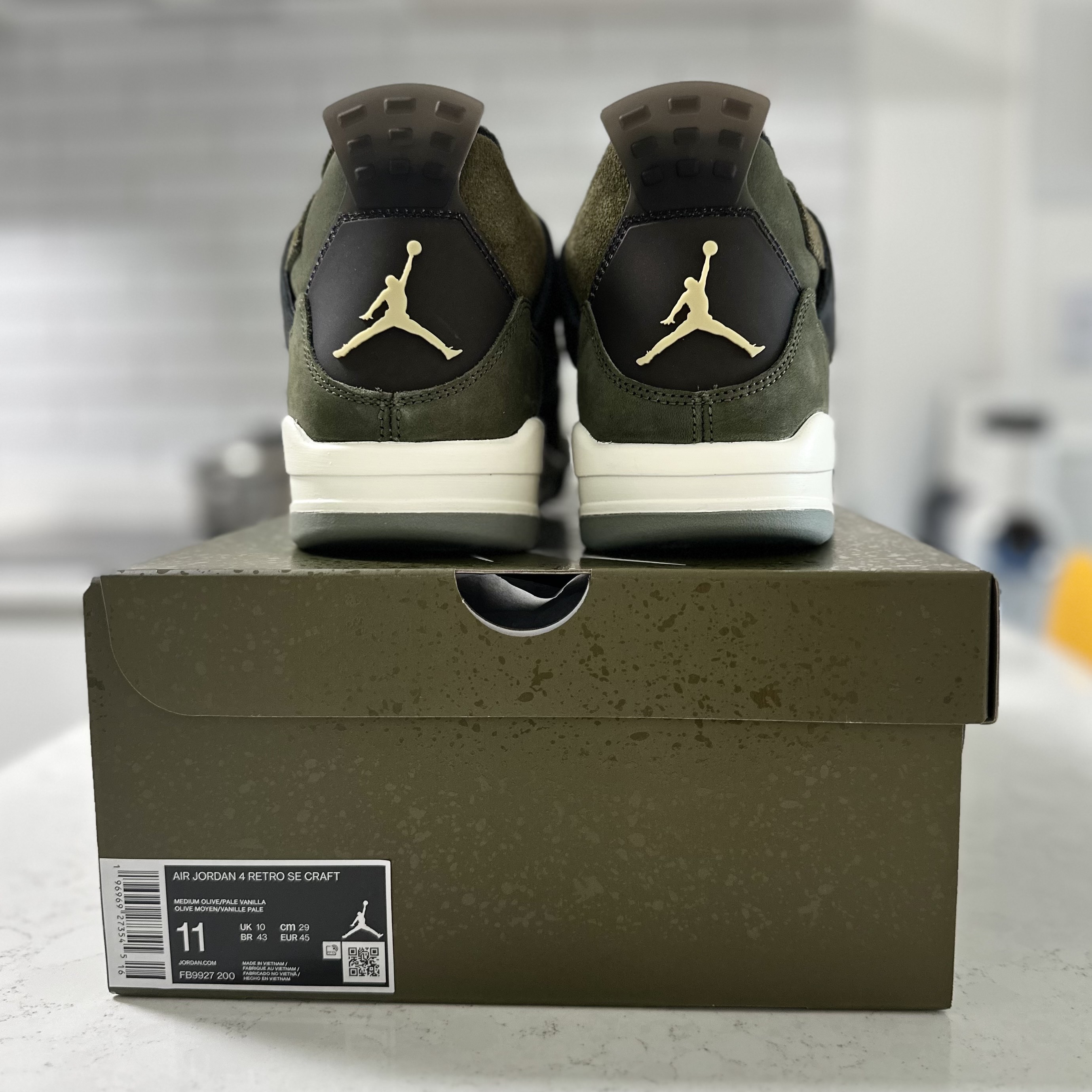 Jordan 4 Retro SE Craft Medium Olive 착용 스타일 - 3