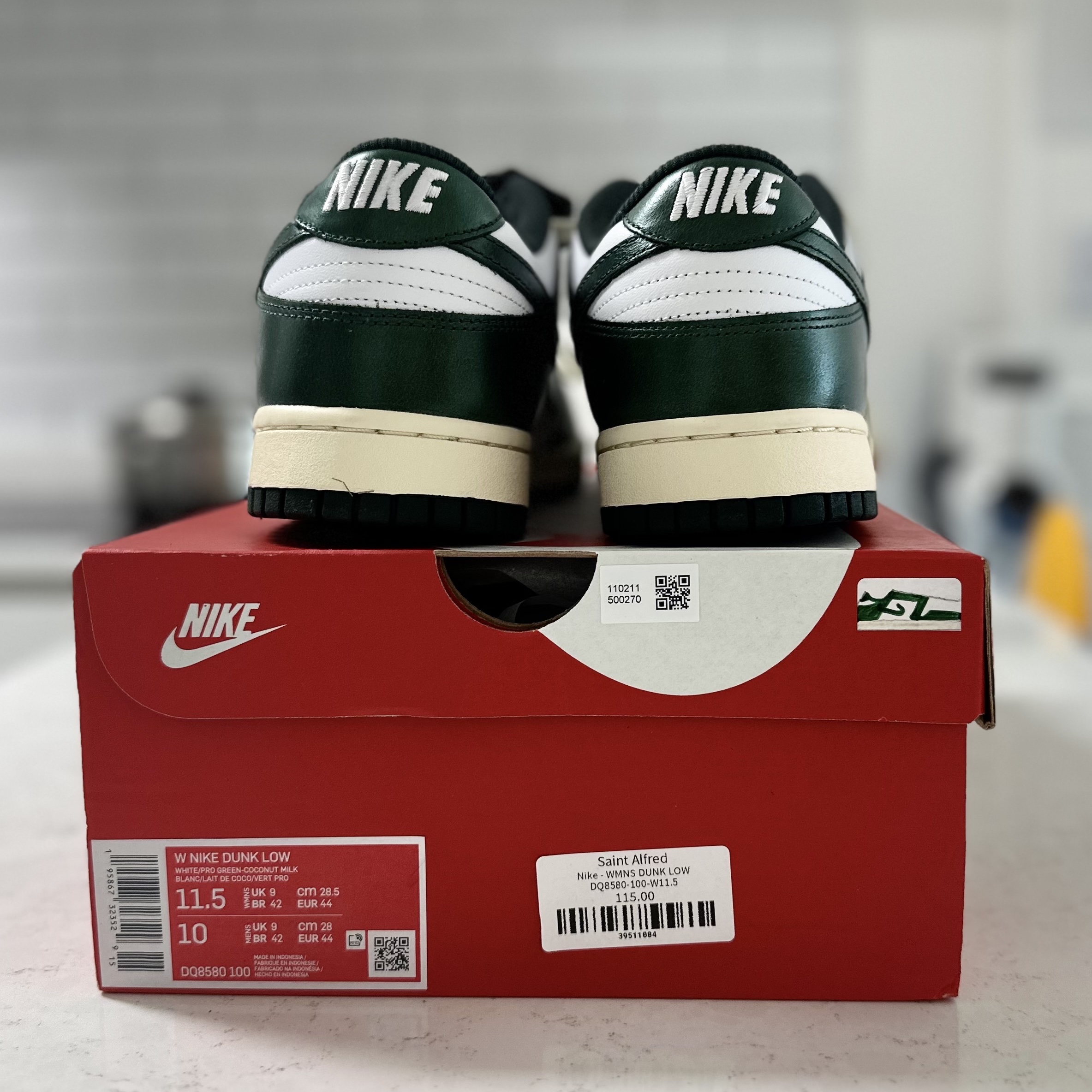 (W) Nike Dunk Low Vintage Green 착용 스타일 - 2