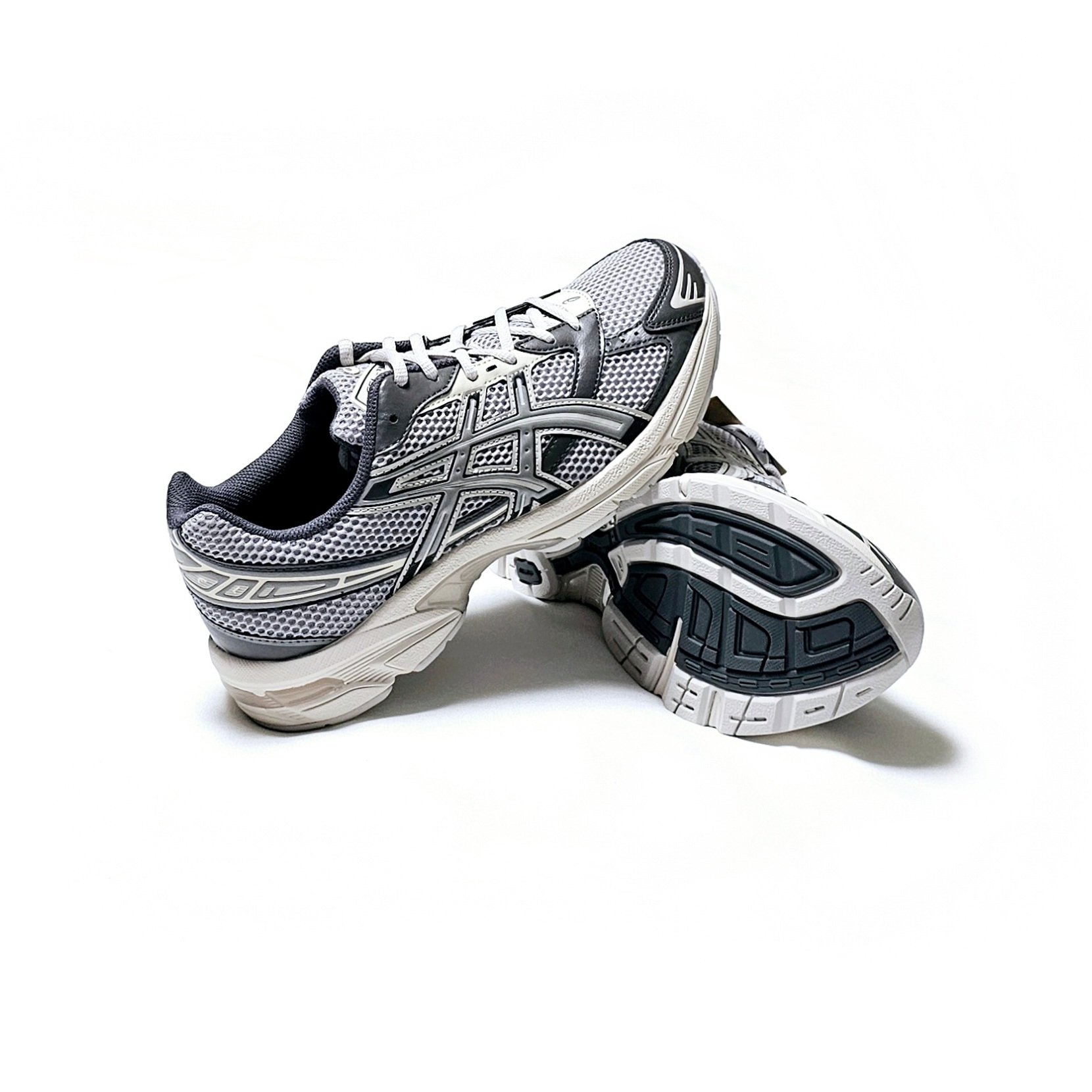 Asics Gel-1130 Oyster Grey Clay Grey 착용 스타일 - 4