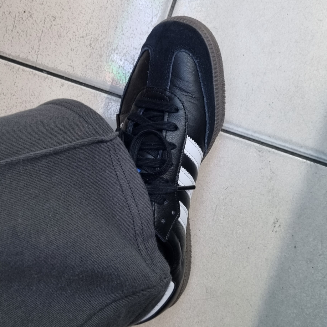 Adidas Samba OG Black White Gum 착용 스타일