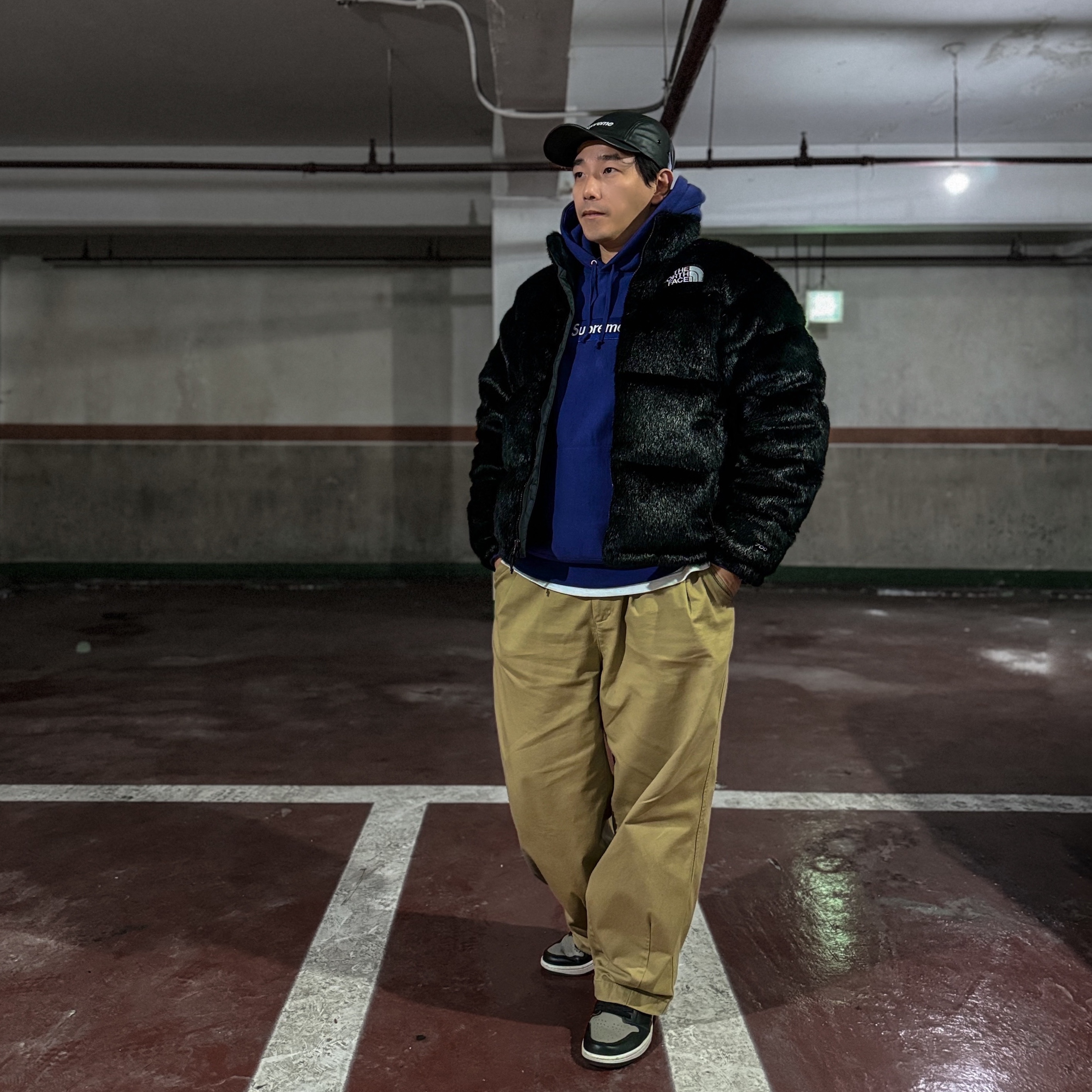 Supreme Leather Camp Cap Black - 21SS, Supreme Box Logo Hooded Sweatshirt Washed Navy - 21FW 착용 스타일