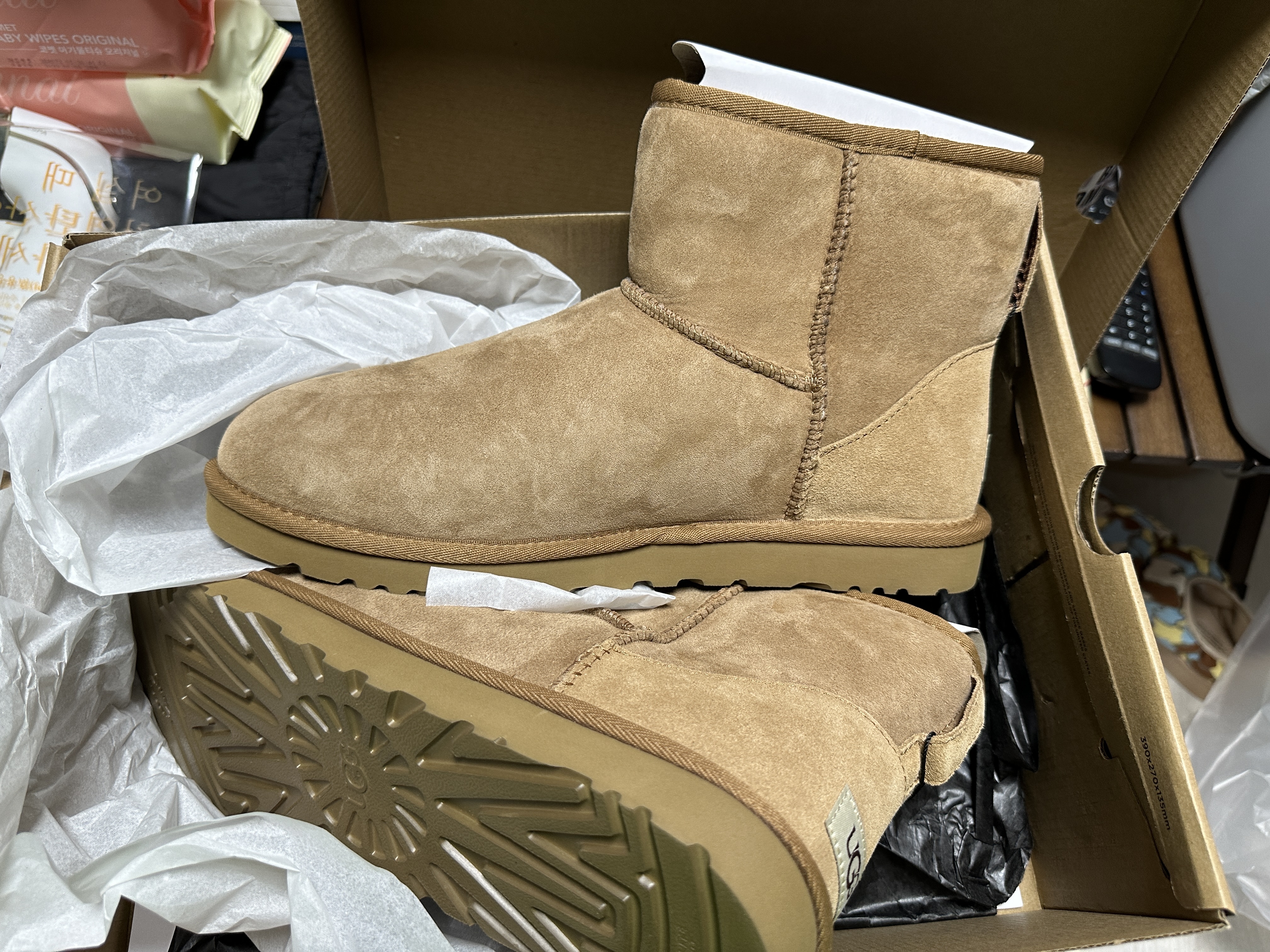 UGG Classic Mini Boots Chestnut 착용 스타일 - 1