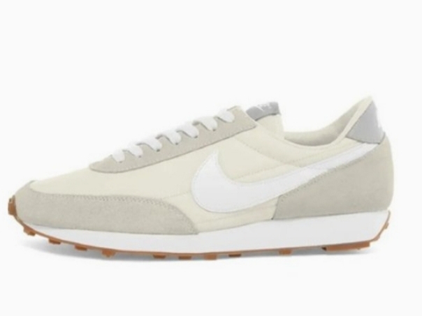 (W) Nike Daybreak Summit White 착용 스타일