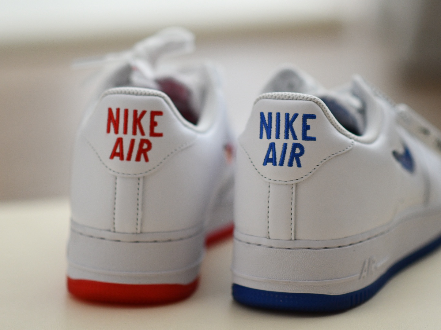 Nike Air Force 1 Low Color of The Month White Hyper Royal, Nike Air Force 1 Low Color of The Month White Red 착용 스타일 - 2