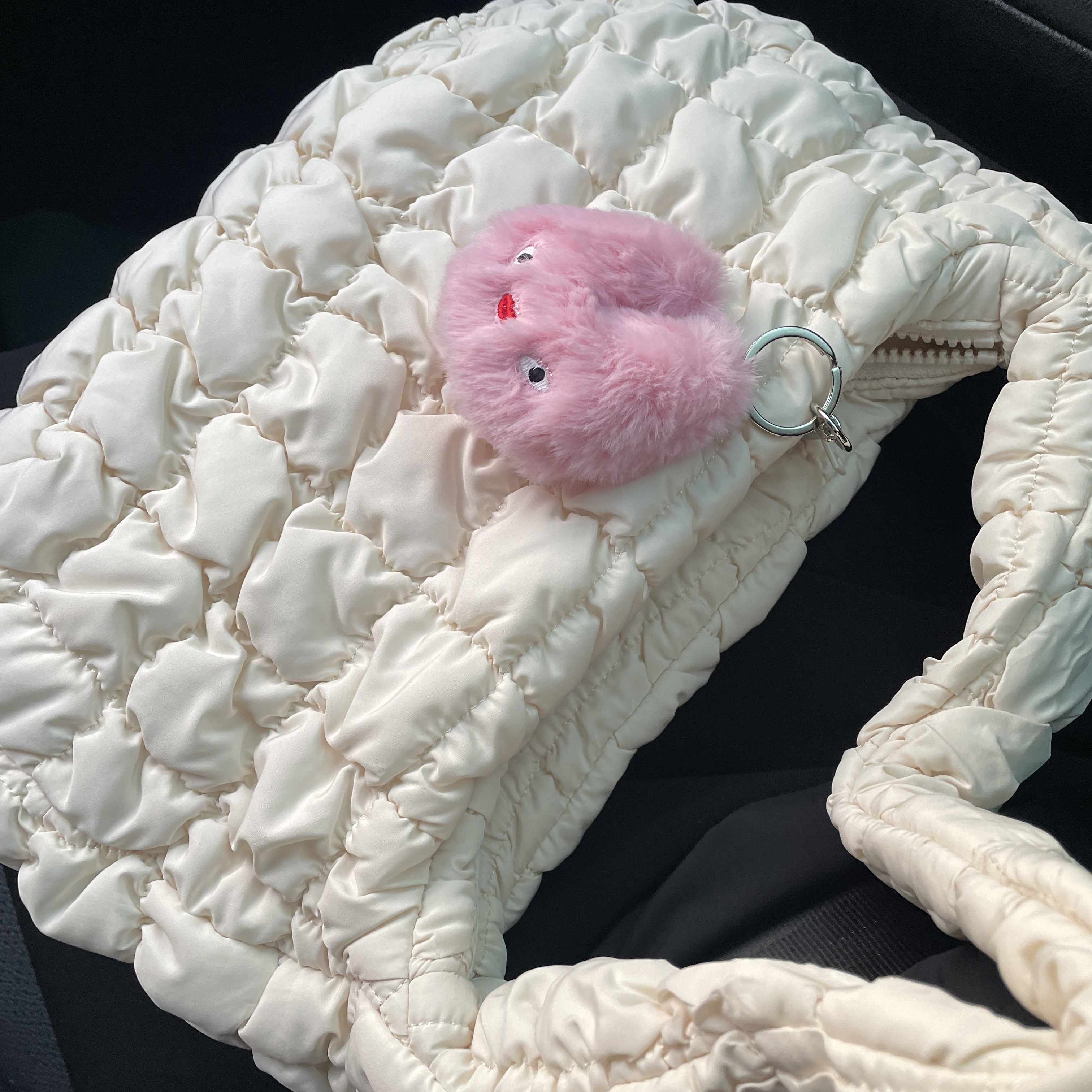 COS Quilted Mini Bag Cream 착용 스타일