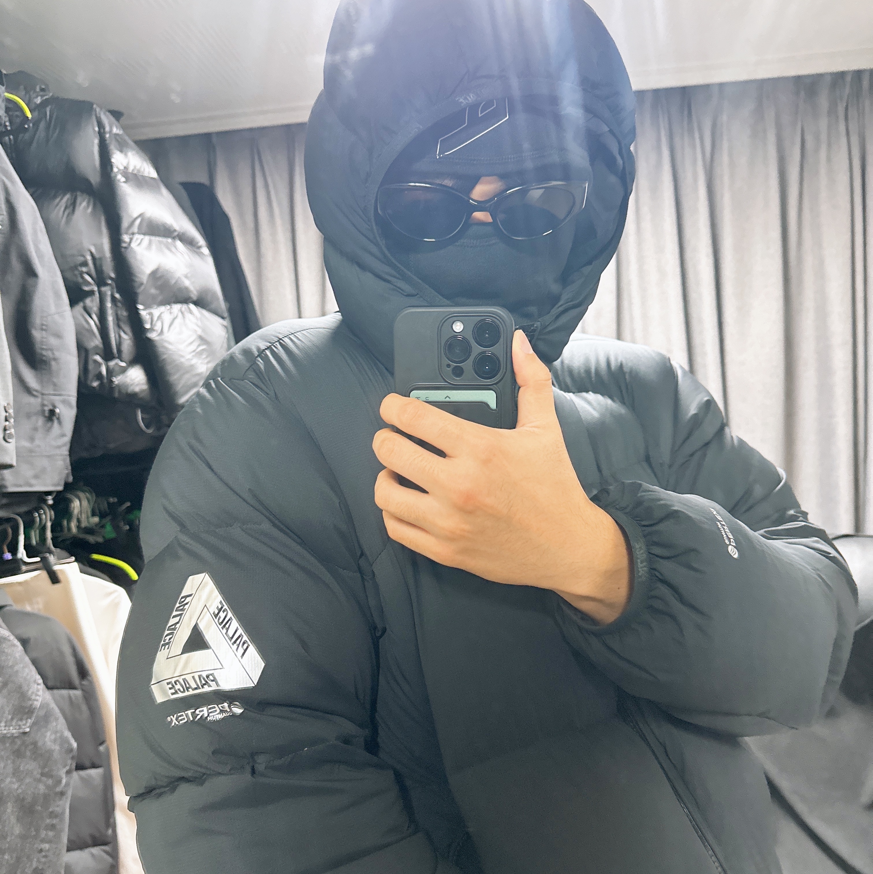 Palace Pertex Matte Balaclava Puffa Black - 23FW 착용 스타일