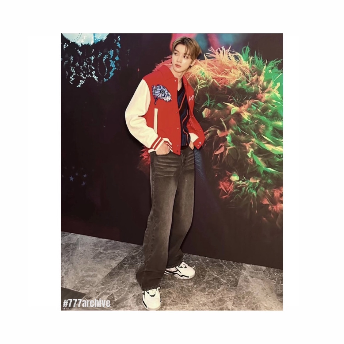 Louis Vuitton x YK Psychedelic Flower Embroidered Varsity Blouson Red 착용 스타일 - 3