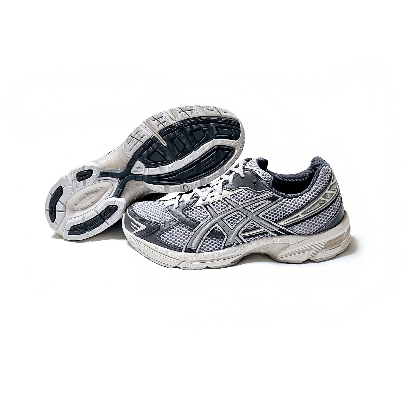 Asics Gel-1130 Oyster Grey Clay Grey 착용 스타일 - 1