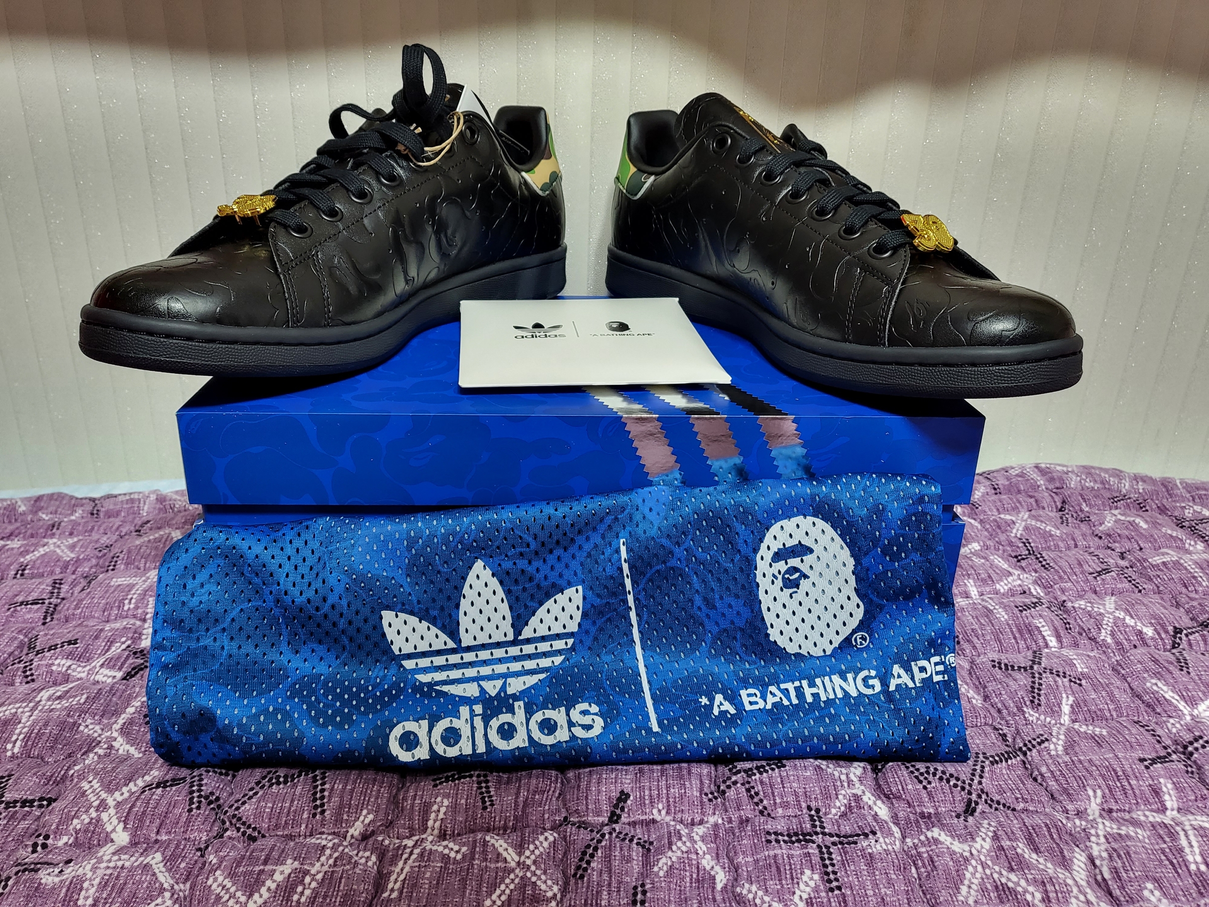 Adidas x BAPE Stan Smith Core Black Gold Metallic 착용 스타일