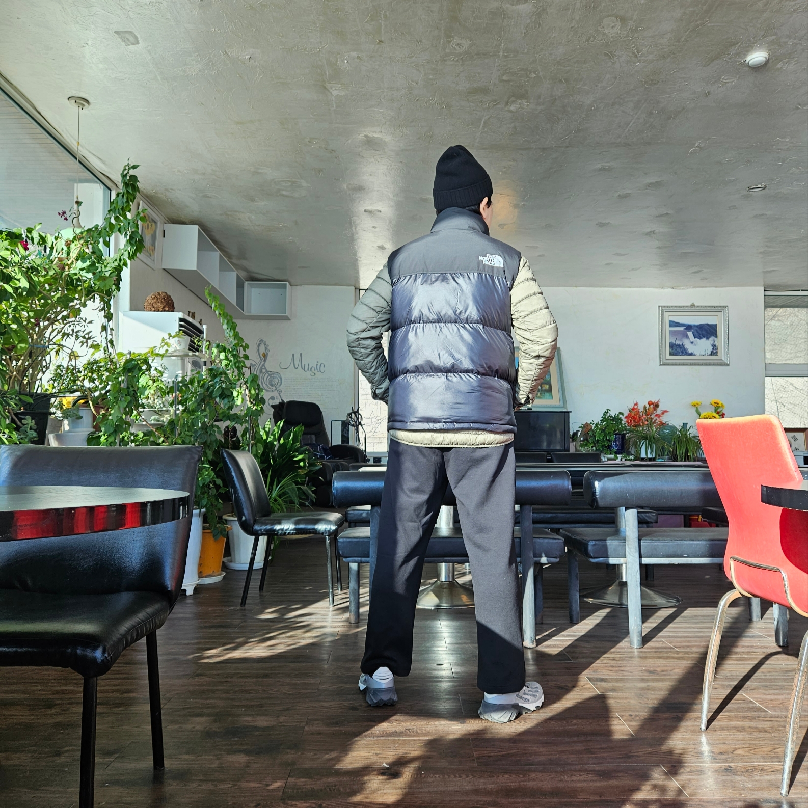 Salomon Speedverse PRG Silver Frost Grey Lunar Rock, The North Face 1996 Retro Nuptse Vest Black 착용 스타일 - 2