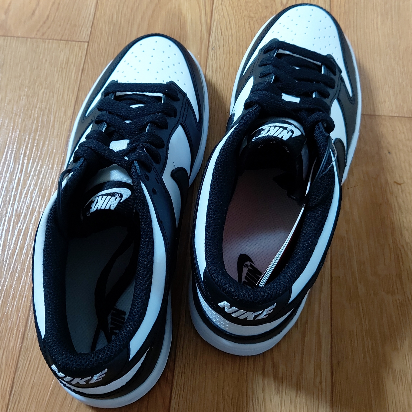 (GS) Nike Dunk Low Black 착용 스타일 - 2