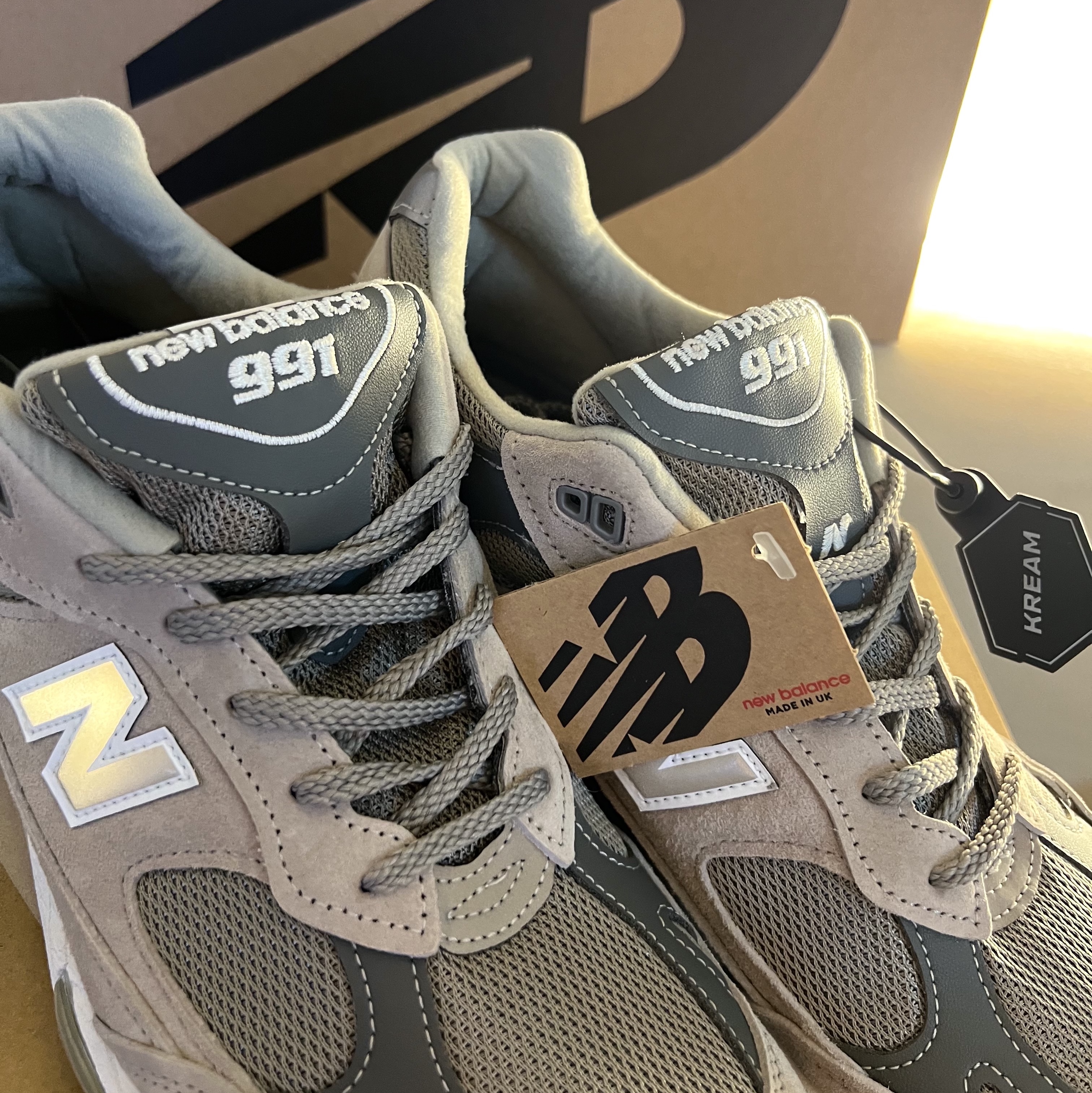 New Balance 991 Made in UK Grey 착용 스타일 - 1