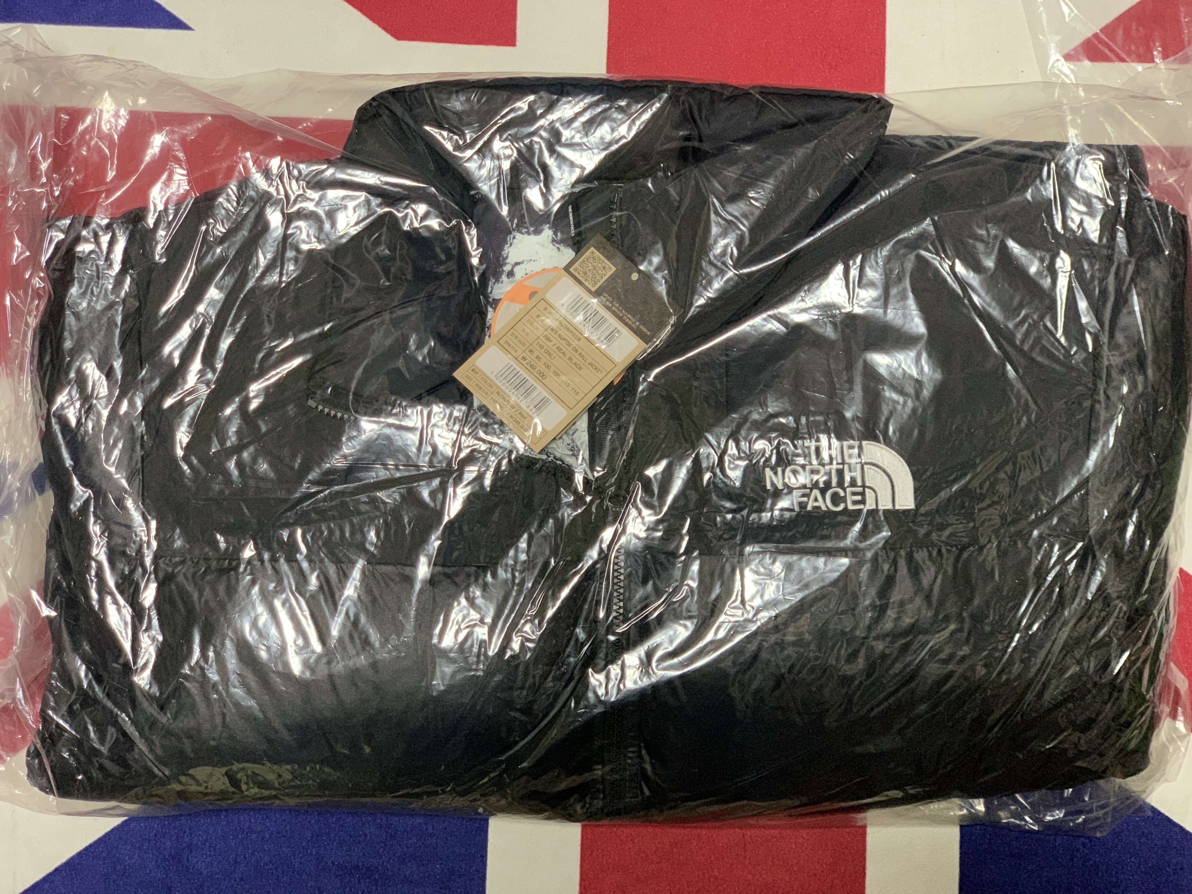 The North Face On Ball Jacket Real Black 착용 스타일 - 1