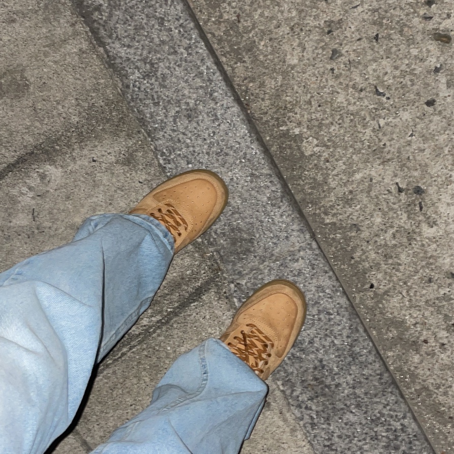 Nike Air Force 1 '07 WB Flax 착용 스타일