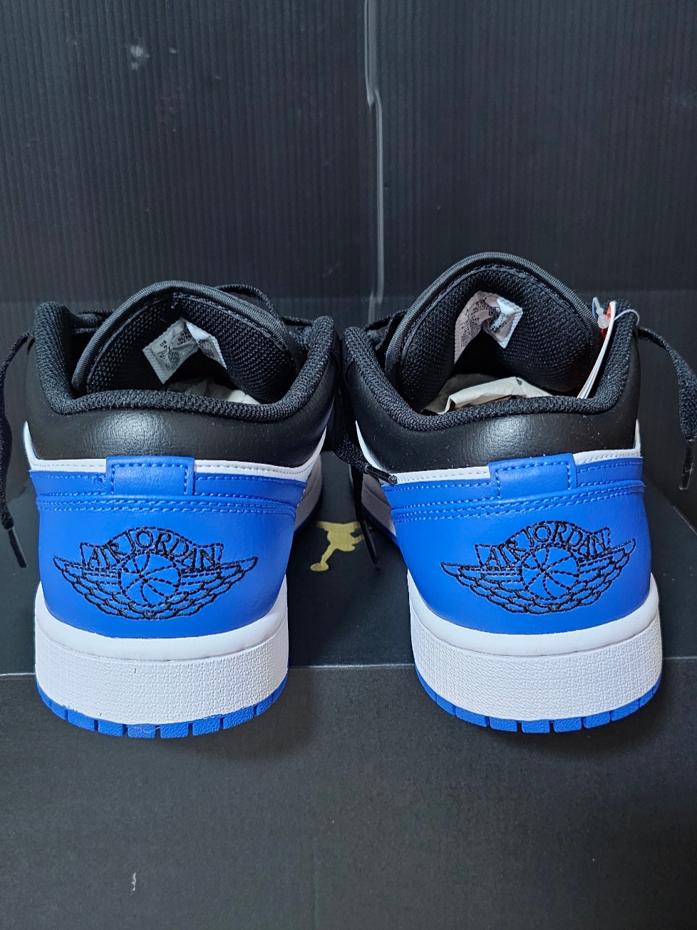 Jordan 1 Low Alternate Royal Toe 착용 스타일 - 4