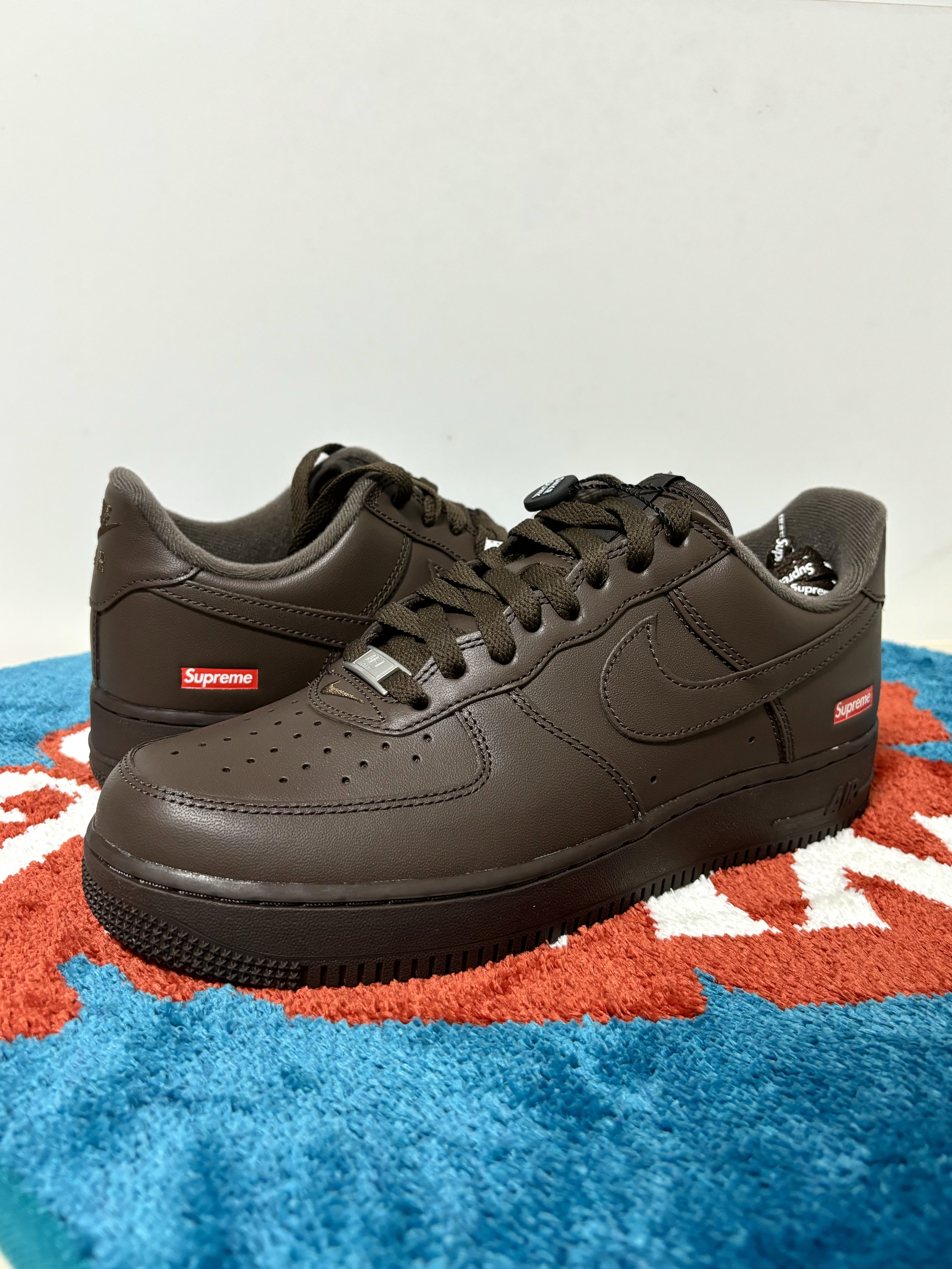 Nike x Supreme Air Force 1 Low Baroque Brown 착용 스타일