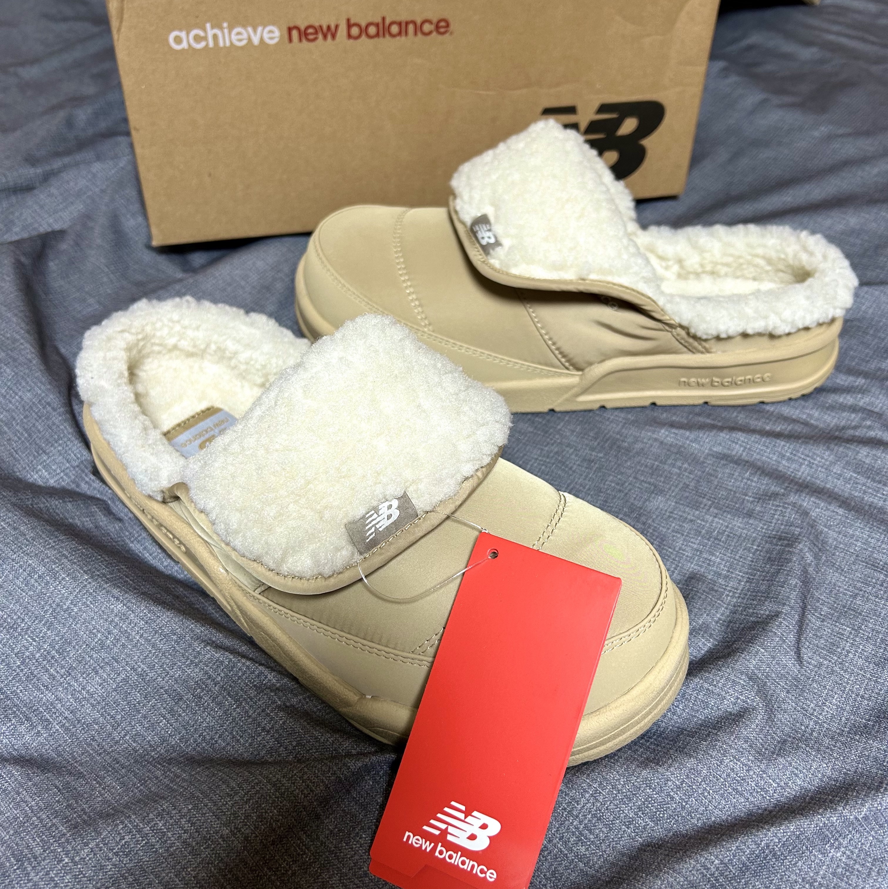New Balance Puflee v2 Beige 착용 스타일