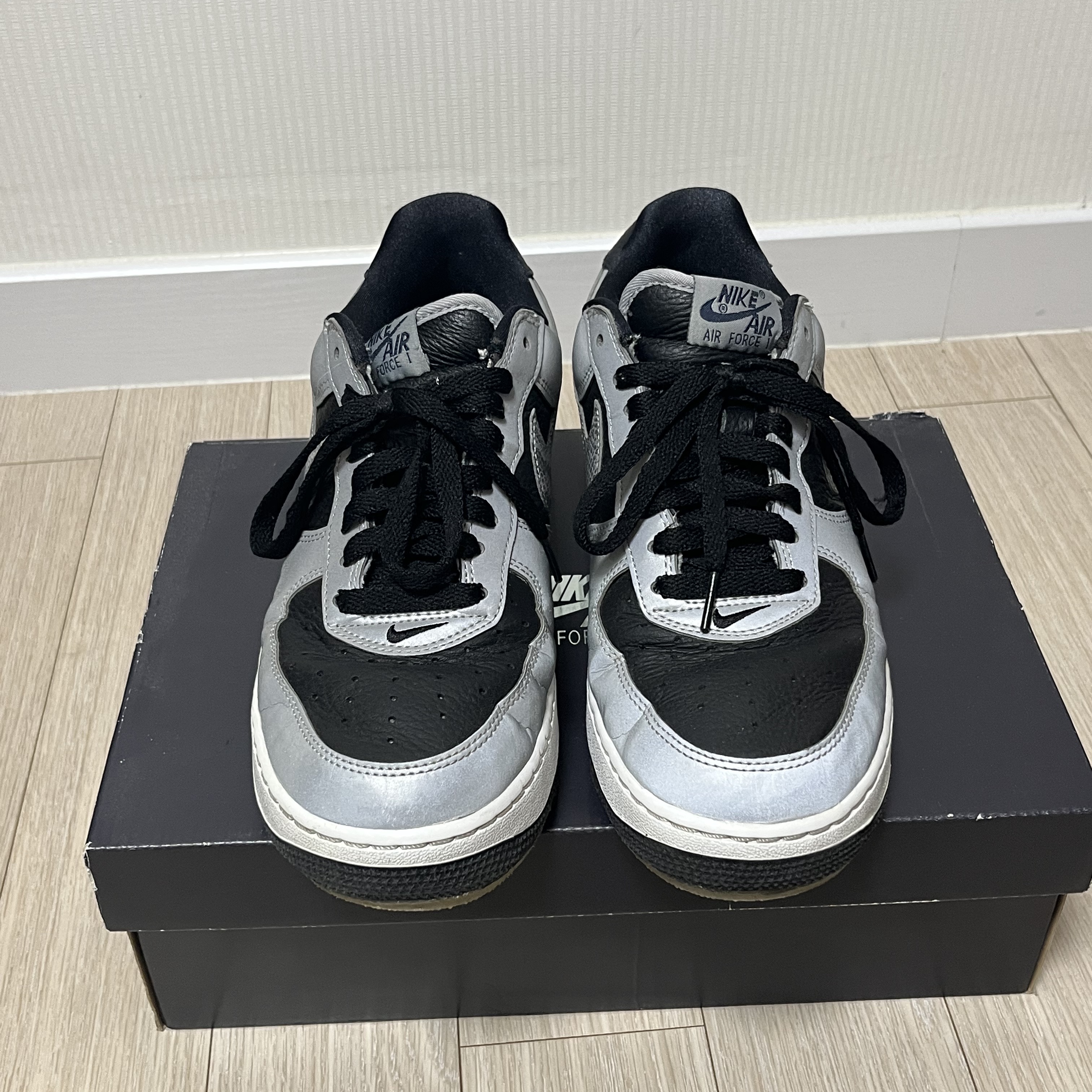 Nike Air Force 1 B Silver Snake 착용 스타일