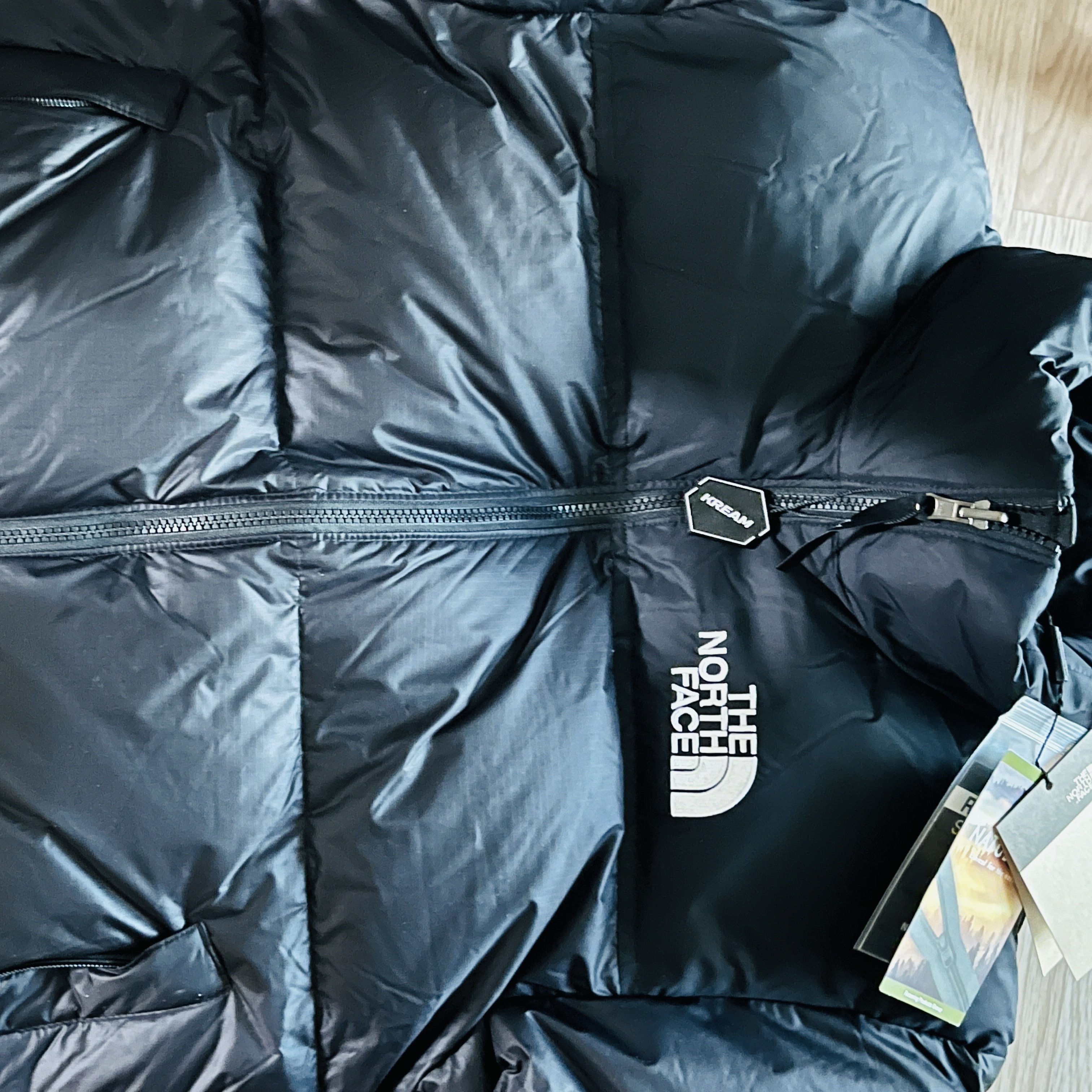 The North Face 1996 Eco Nuptse Jacket Black 착용 스타일