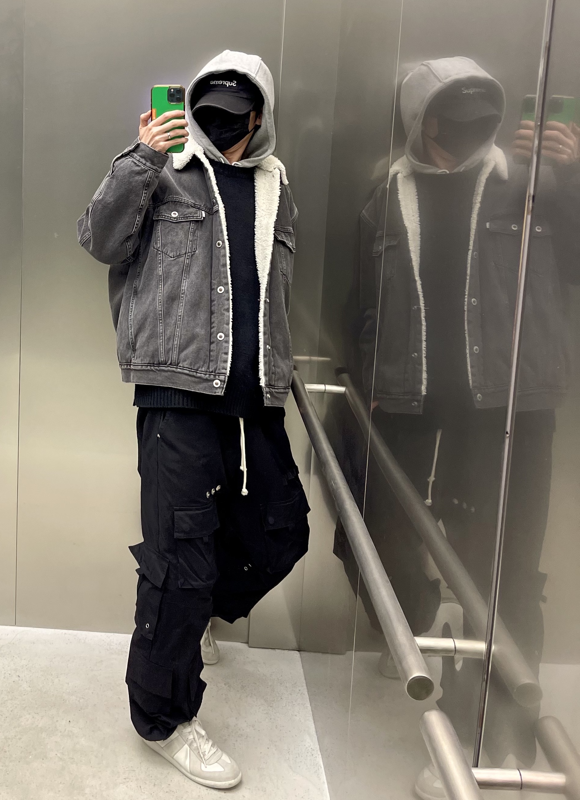 Maison Margiela Calfskin Replica Sneakers White, Nike NRG Solo Swoosh Fleece Hoodie Dark Grey Heather - Asia 착용 스타일 - 4