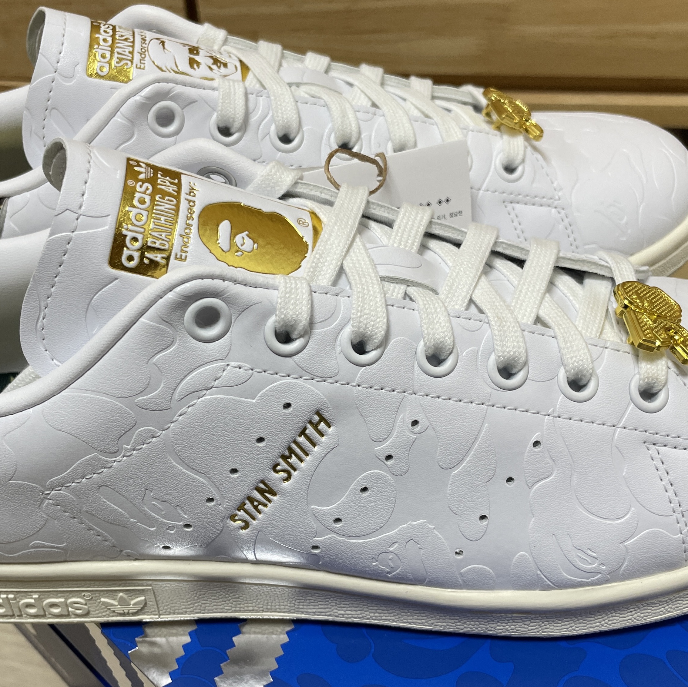 Adidas x BAPE Stan Smith Cloud White Off White 착용 스타일 - 2
