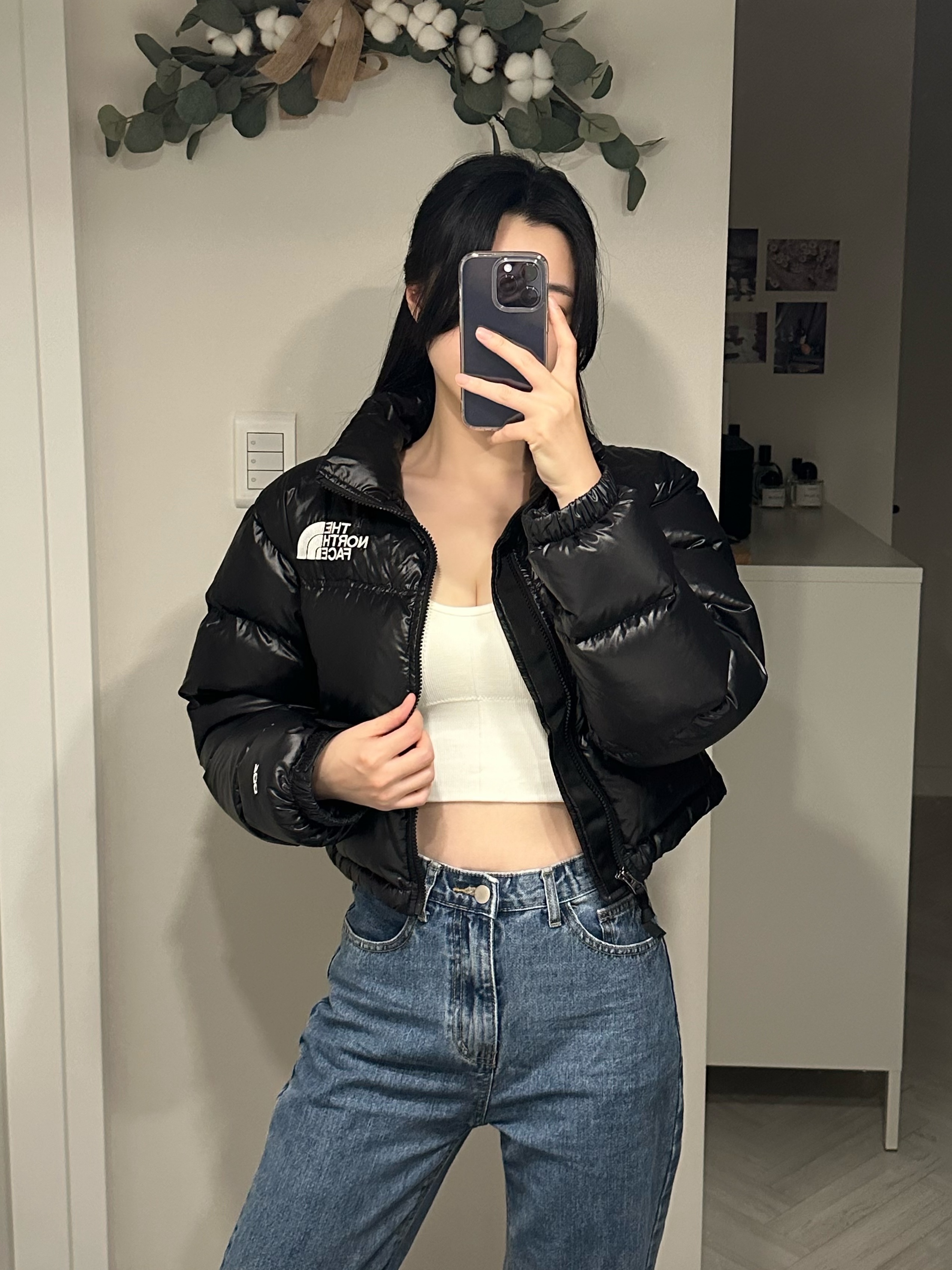 (W) The North Face Nuptse Short Jacket TNF Black 착용 스타일 - 1