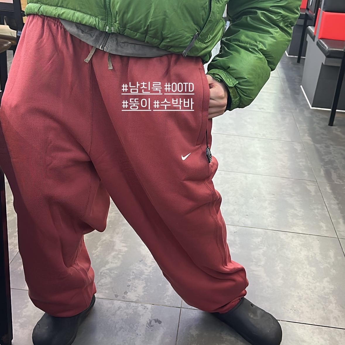 Nike NRG Solo Swoosh Fleece Pants Cedar - US/EU 착용 스타일 - 2