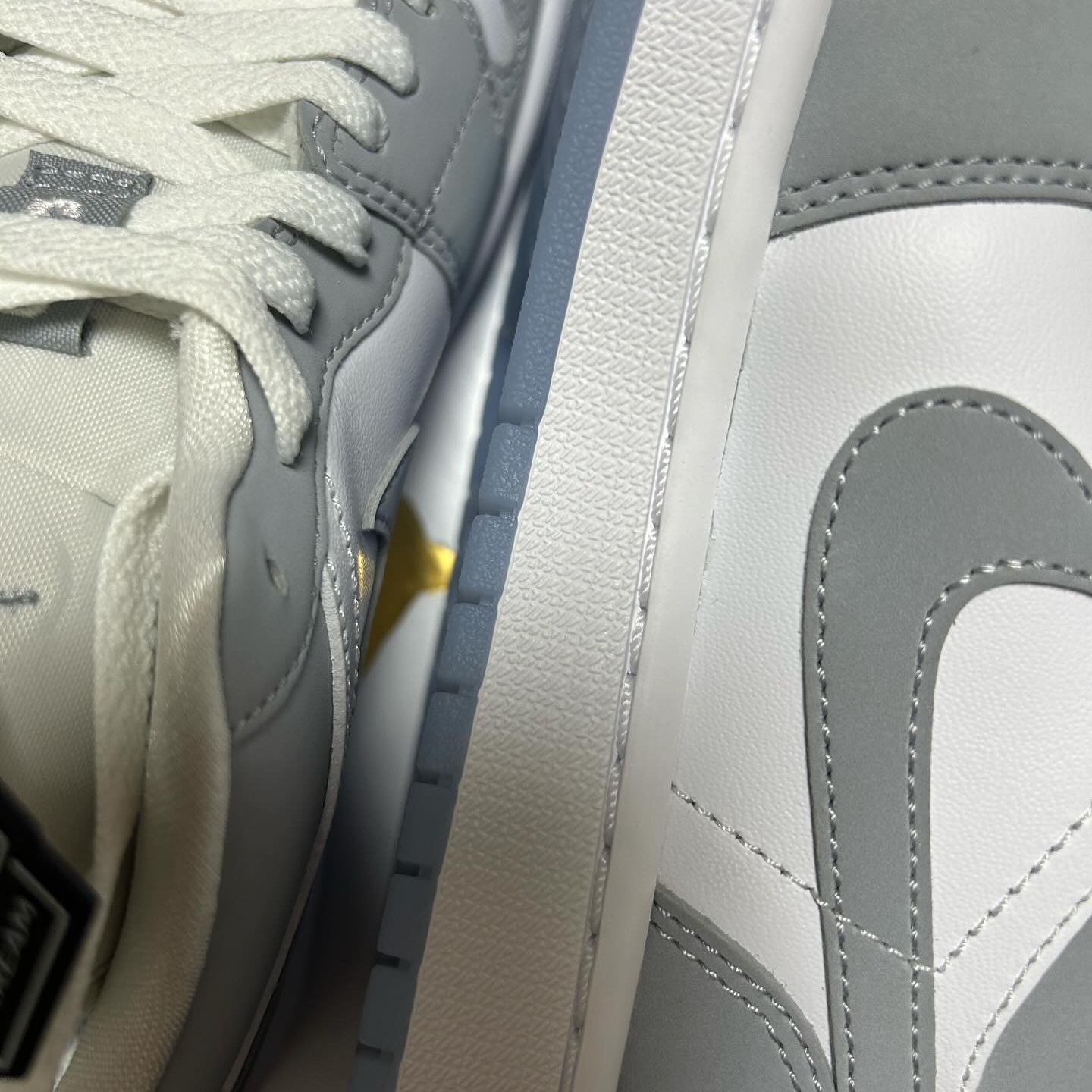 (W) Jordan 1 Low White Wolf Grey 착용 스타일 - 1