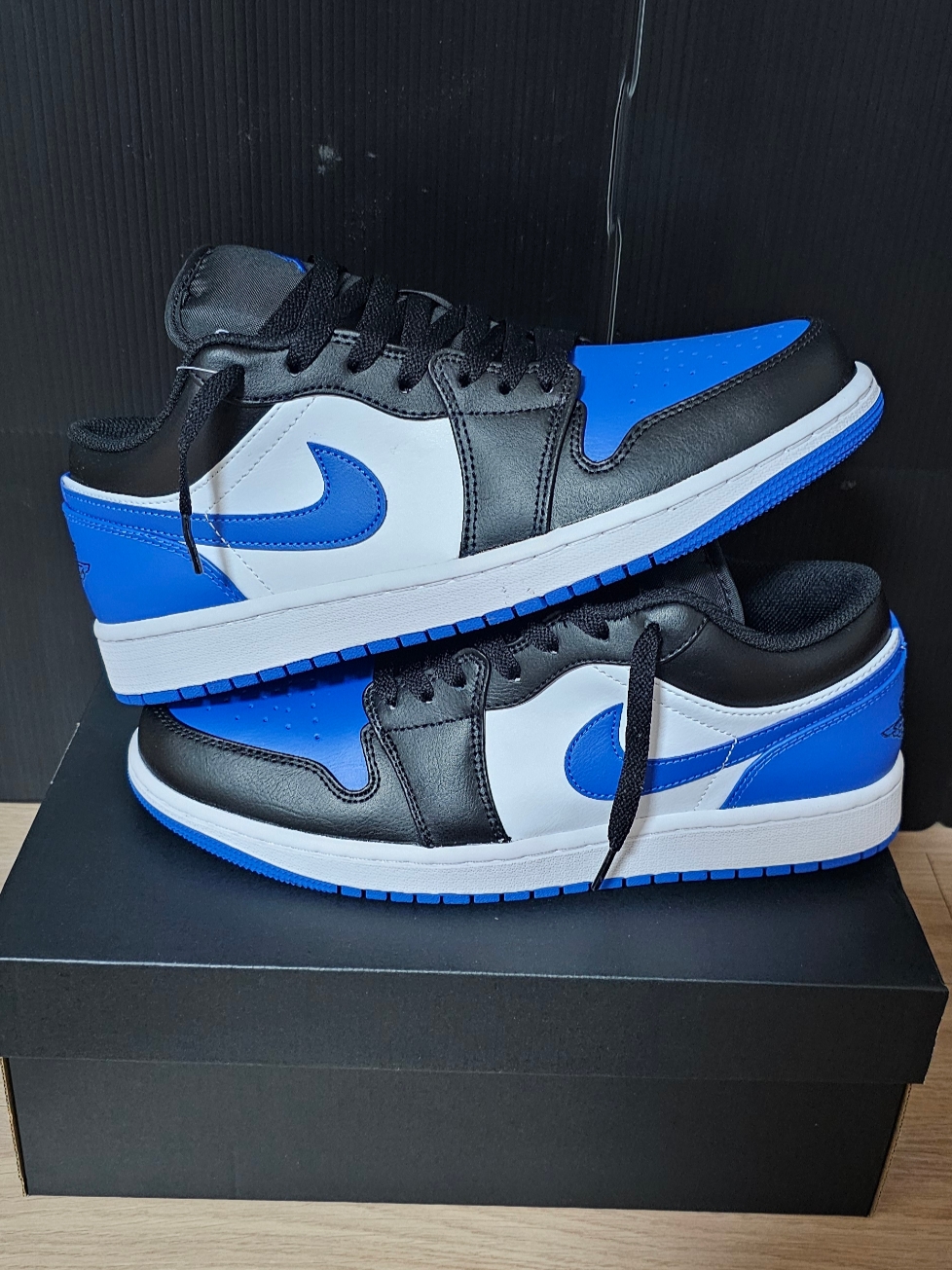 Jordan 1 Low Alternate Royal Toe 착용 스타일 - 2
