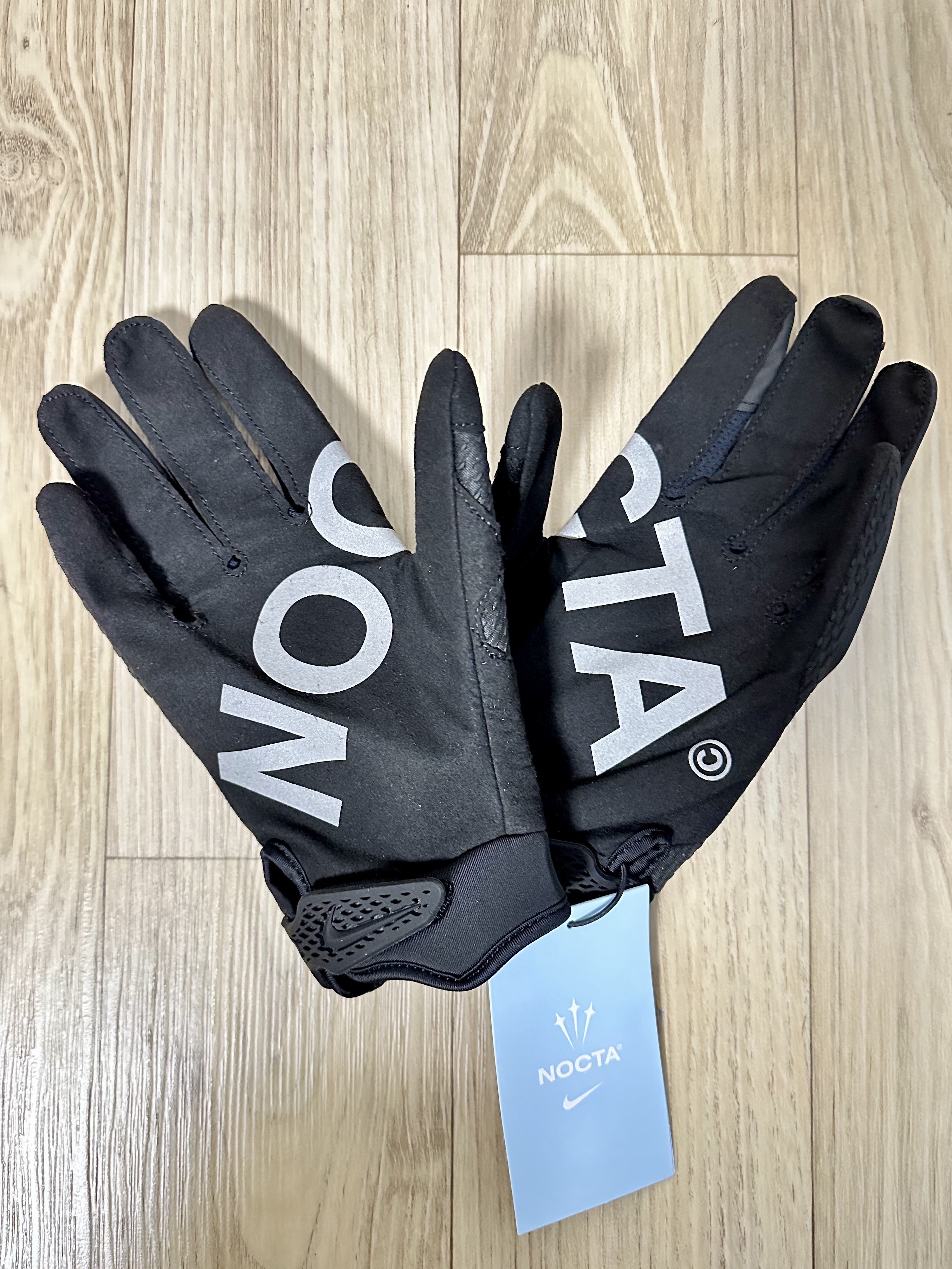 Nike x Drake Nocta Gloves Black 착용 스타일
