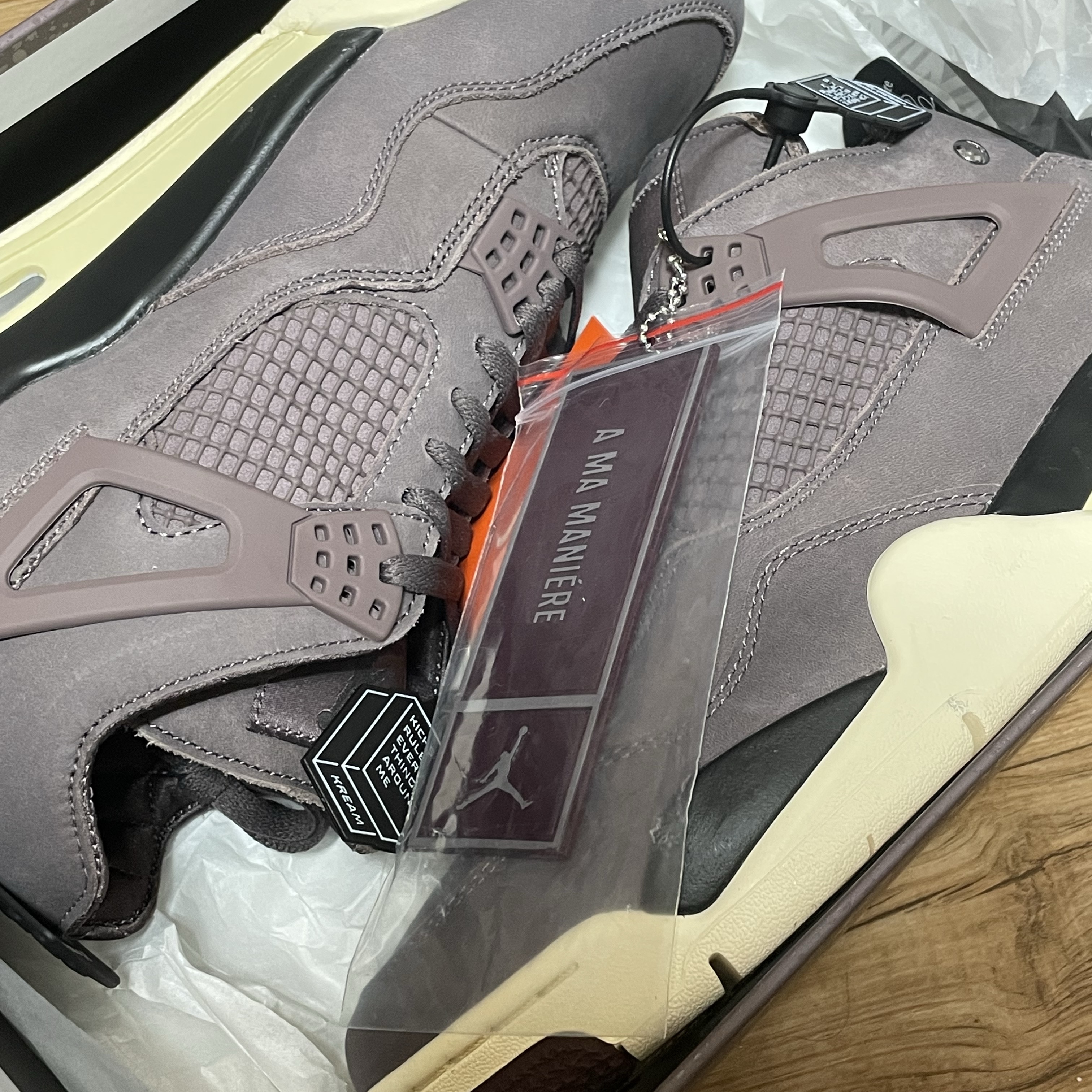 Jordan 4 x A Ma Maniere Retro Violet Ore 착용 스타일