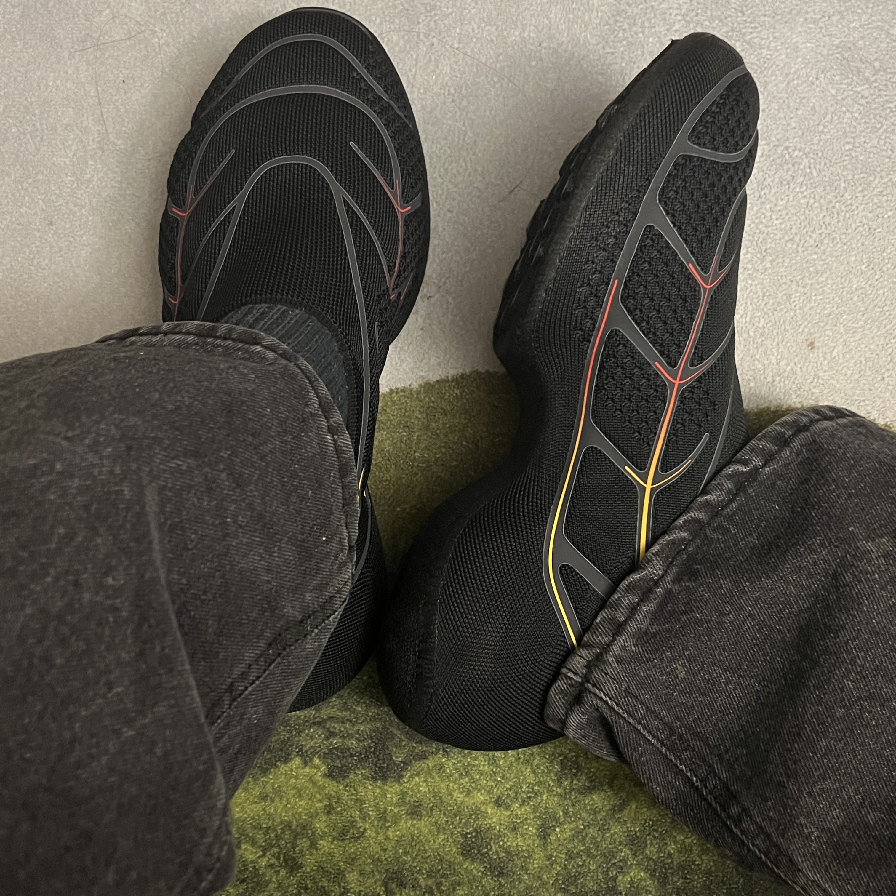 Givenchy TK-360+ Sneakers in Mesh Deep Blue 착용 스타일