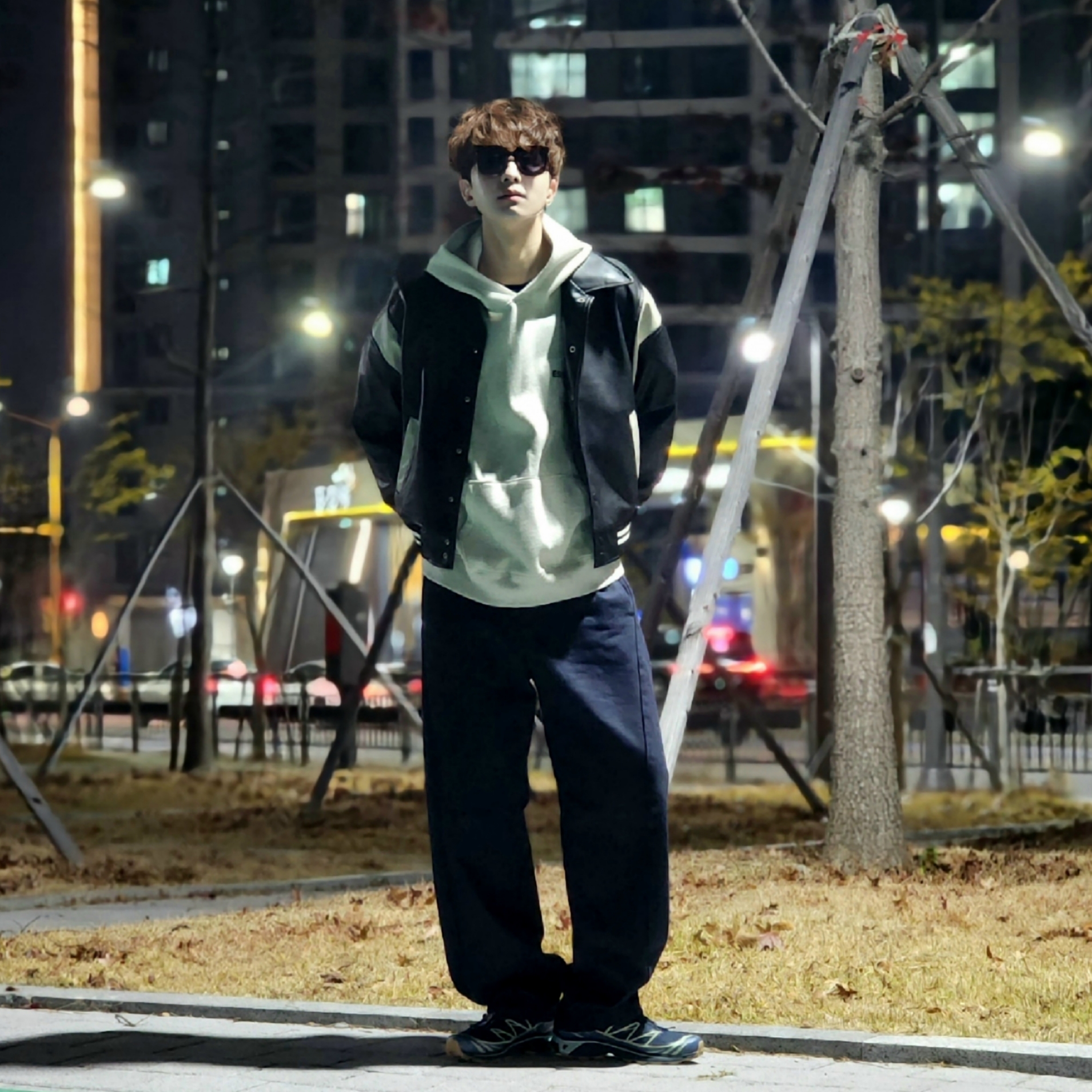 Essentials The Core Collection Hoodie Light Oatmeal, Salomon XT-6 GTX Carbon Bering Sea 착용 스타일 - 5