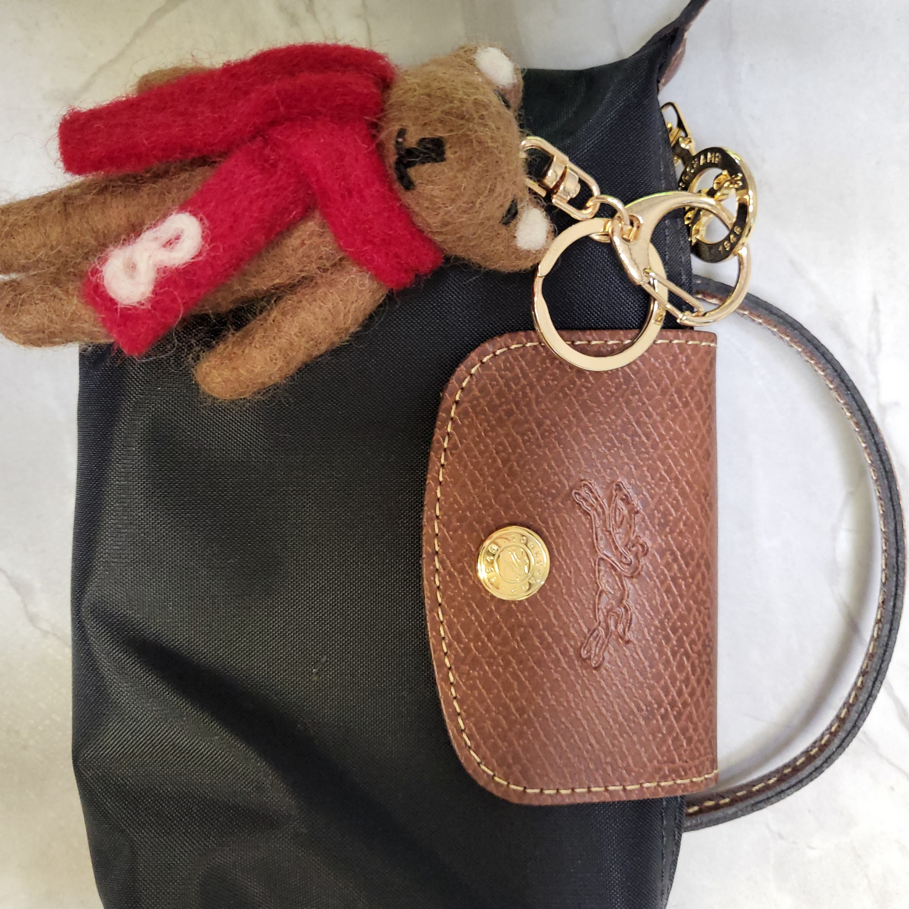 Longchamp Le Pliage Original Handle Pouch Black 착용 스타일