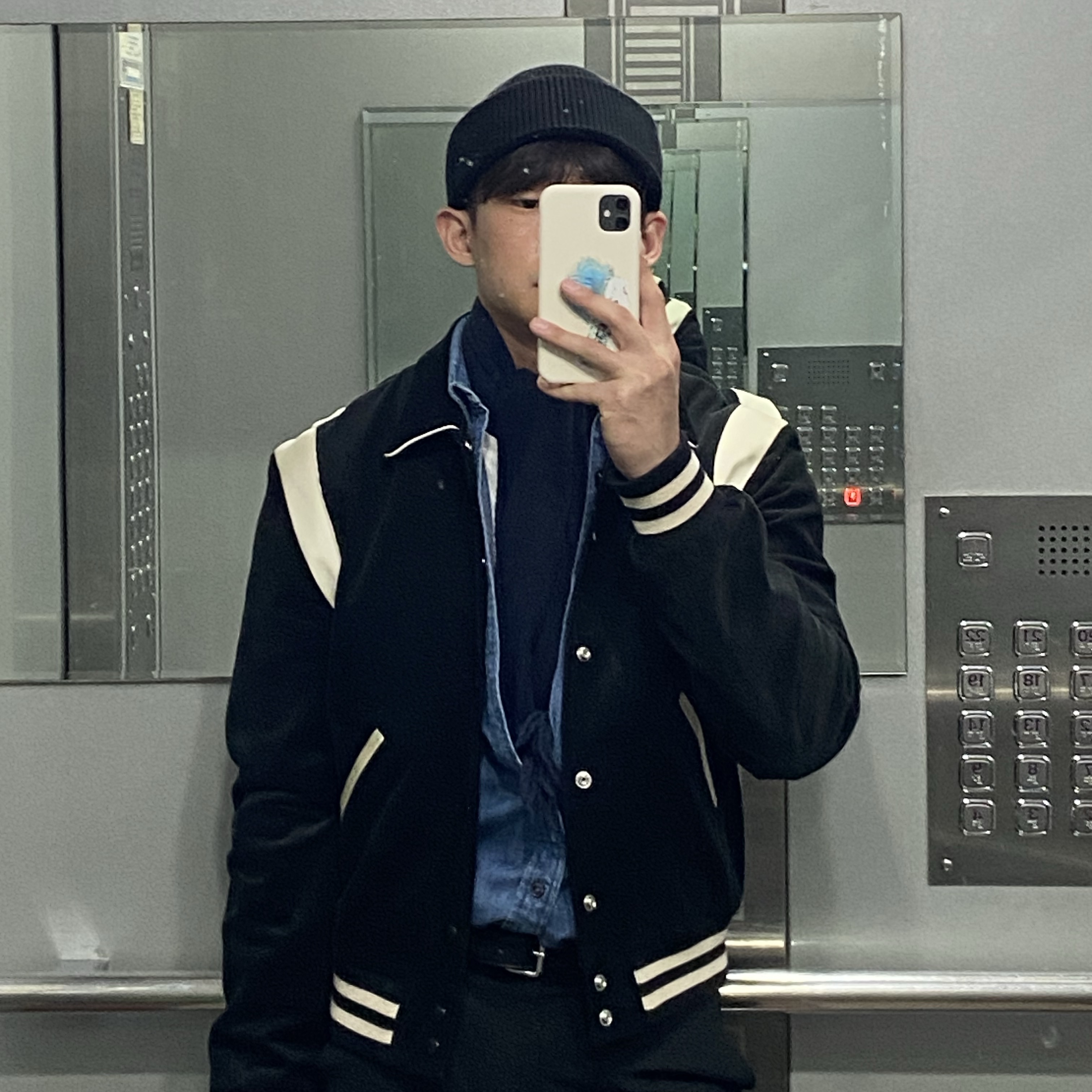 Celine Teddy Jacket in Corduroy Black 착용 스타일