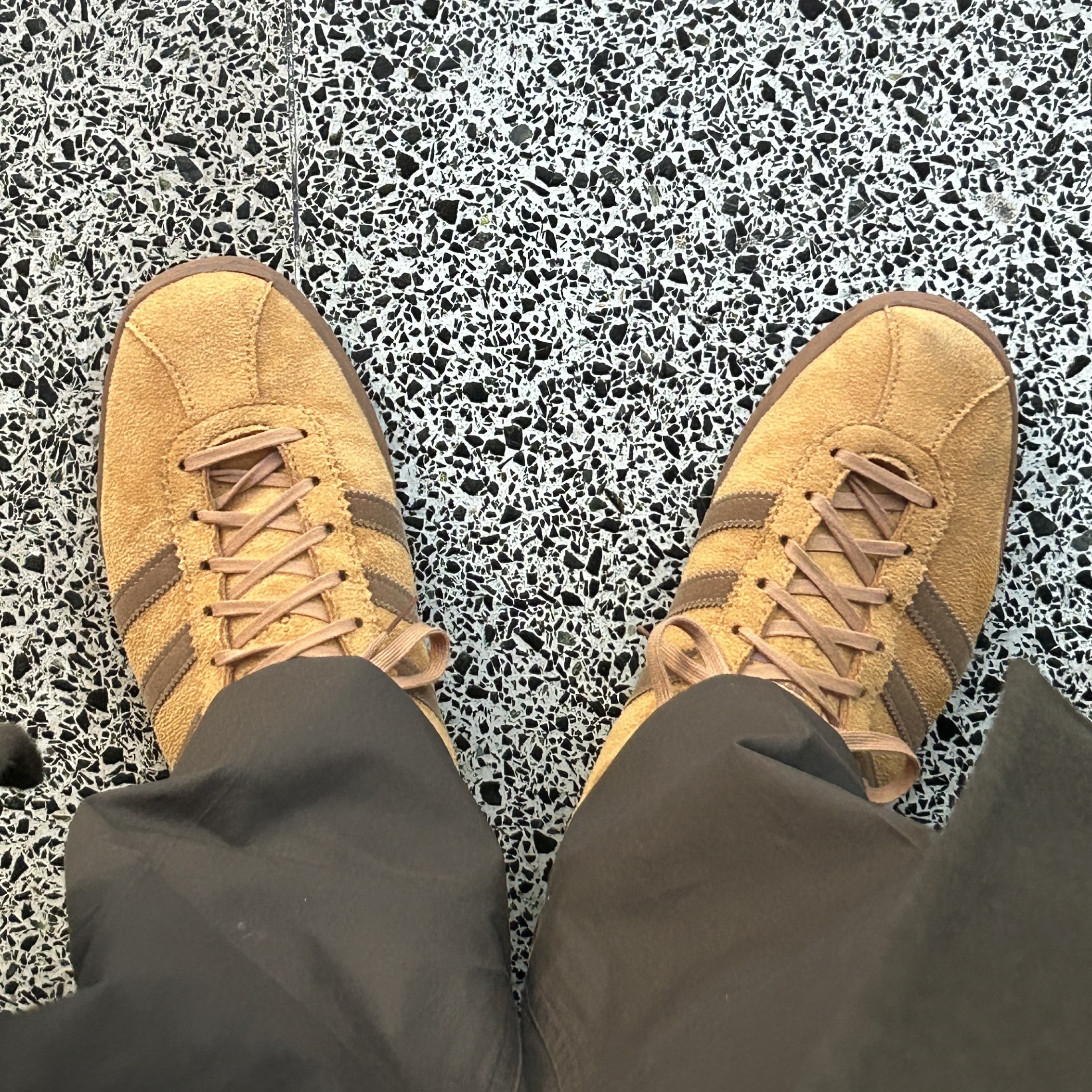 Adidas Tobacco Gruen Mesa Brown Desert 착용 스타일