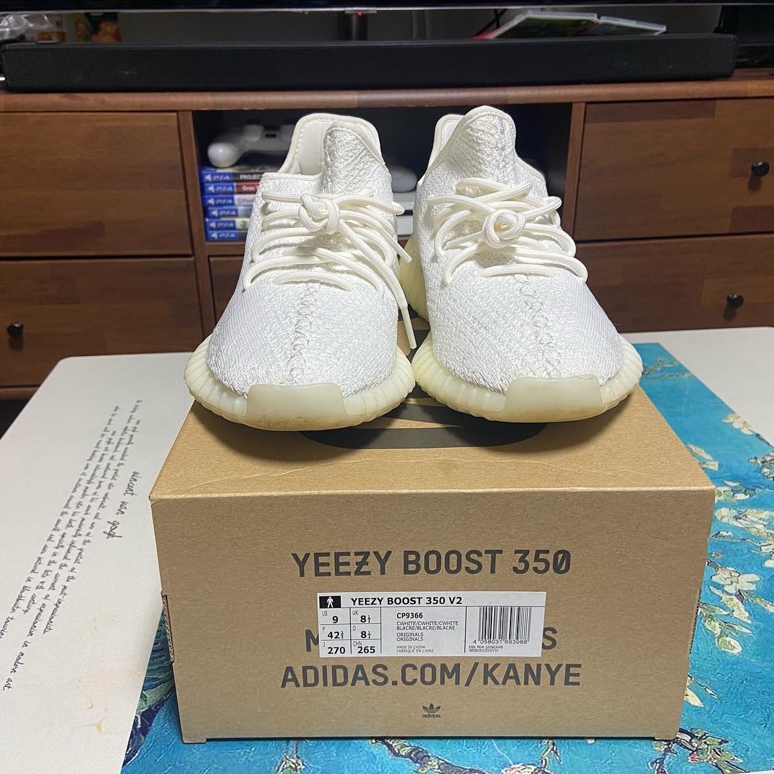 Adidas Yeezy Boost 350 V2 Cream/Triple White 착용 스타일 - 3