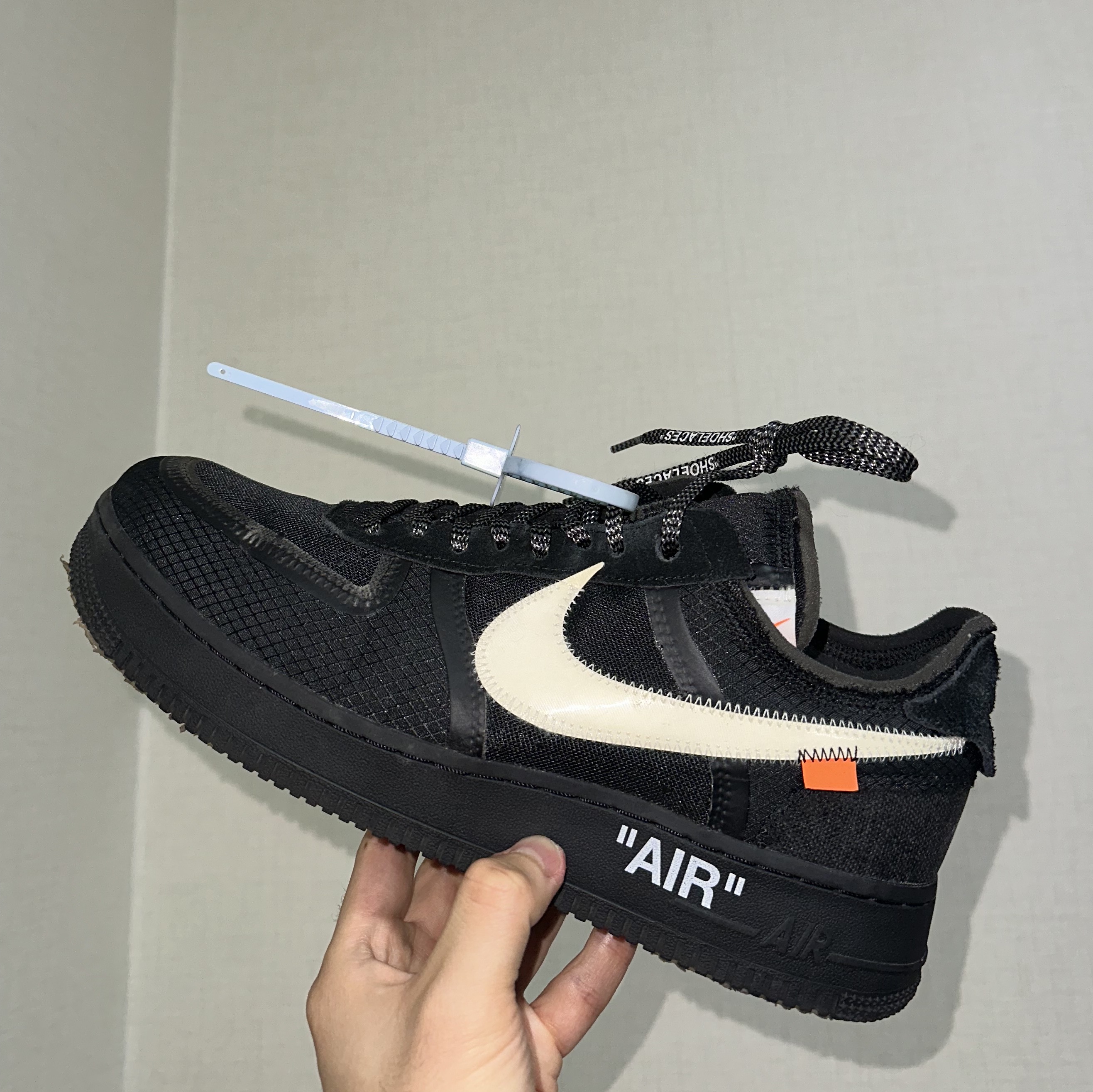 Nike x Off-White Air Force 1 Low Black White 착용 스타일