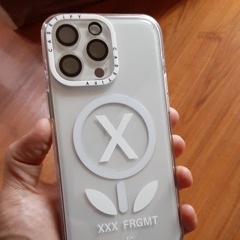 Casetify x Fragment x God Selection XXX Flower White iphone Magsafe Case Clear White Camera Ring 착용 스타일