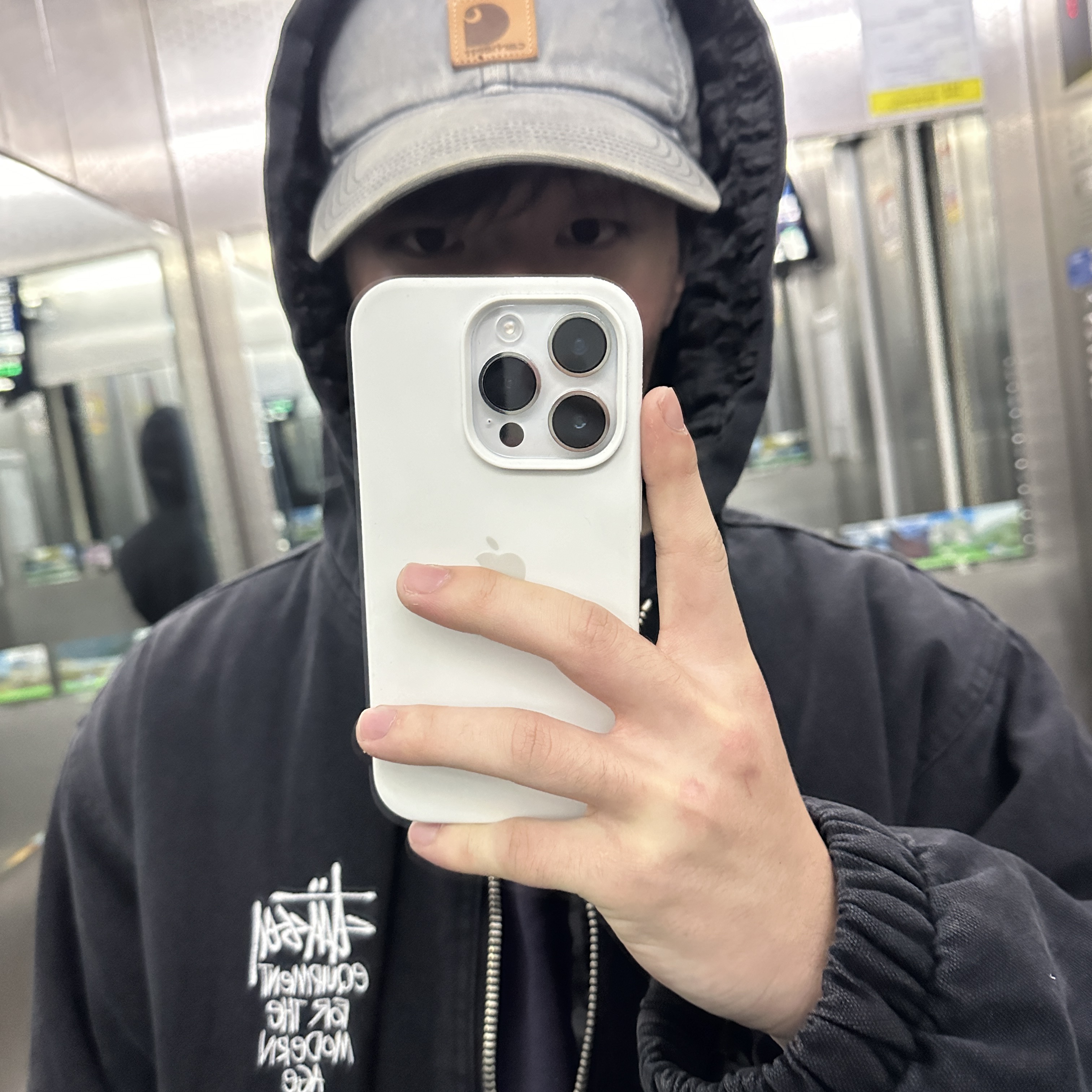 Stussy Canvas Insulated Work Jacket Black 착용 스타일