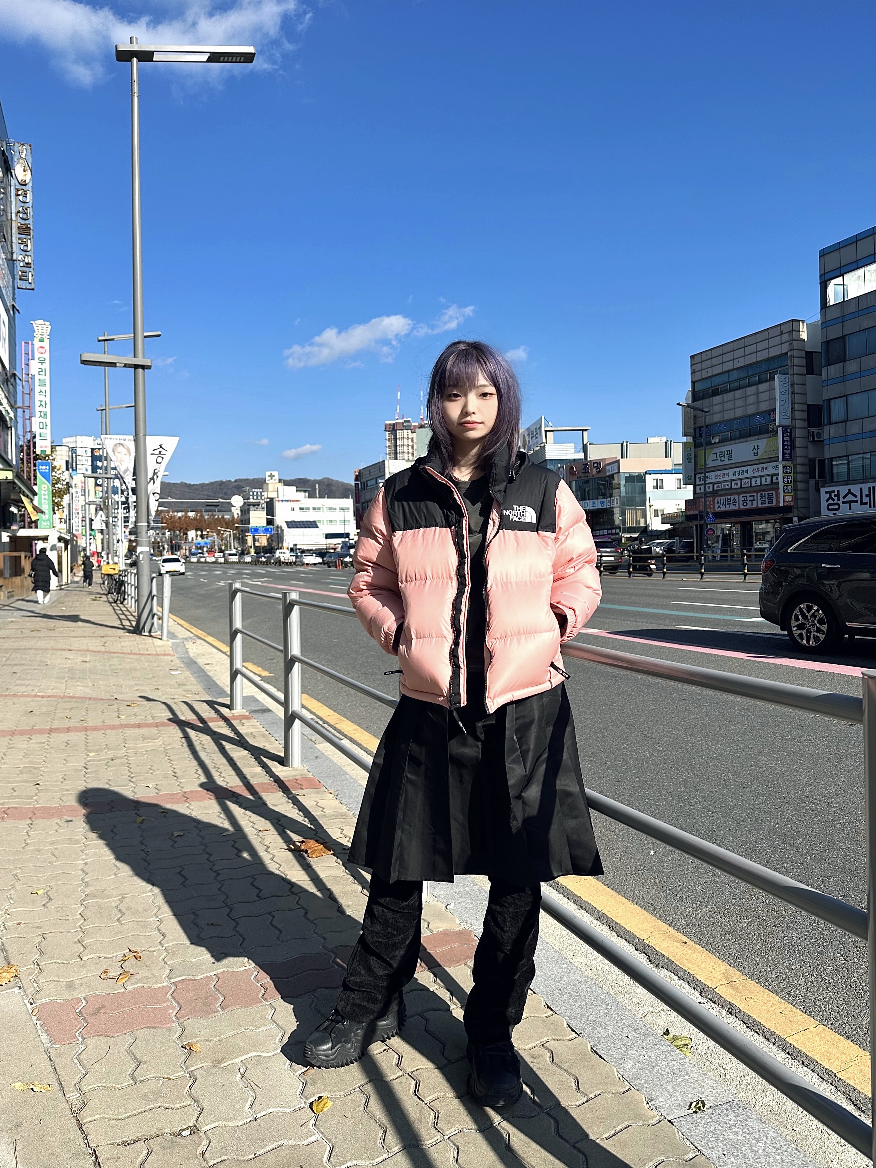 (W) The North Face 1996 Eco Nuptse Jacket Dusty Rose 착용 스타일 - 1