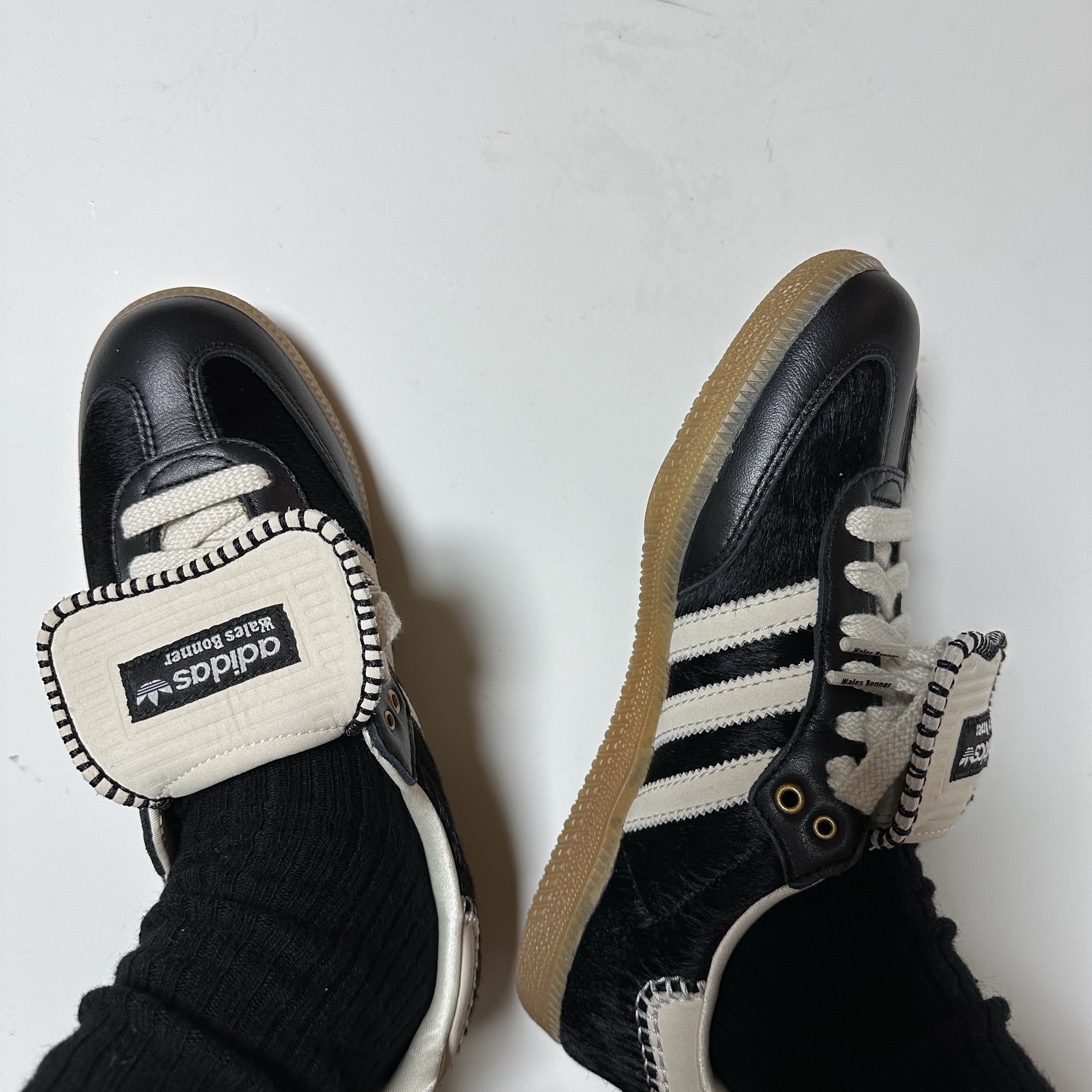 Adidas x Wales Bonner Pony Tonal Samba Core Black Cream White 착용 스타일 - 2