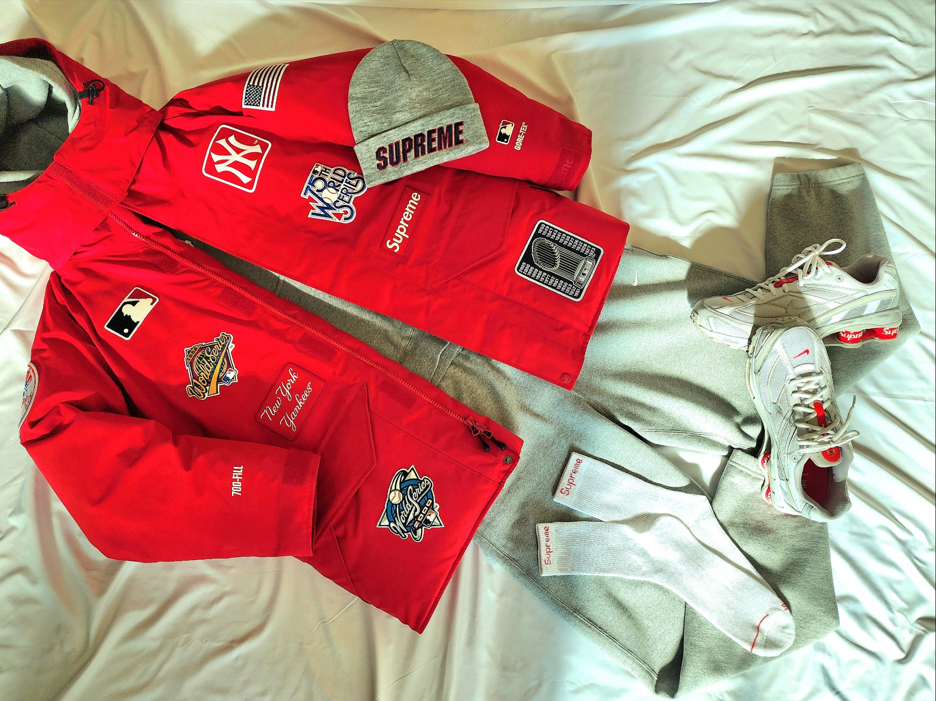 Supreme Slant Beanie Heather Grey - 23FW, Nike x Supreme Shox Ride 2 SP White 착용 스타일 - 1