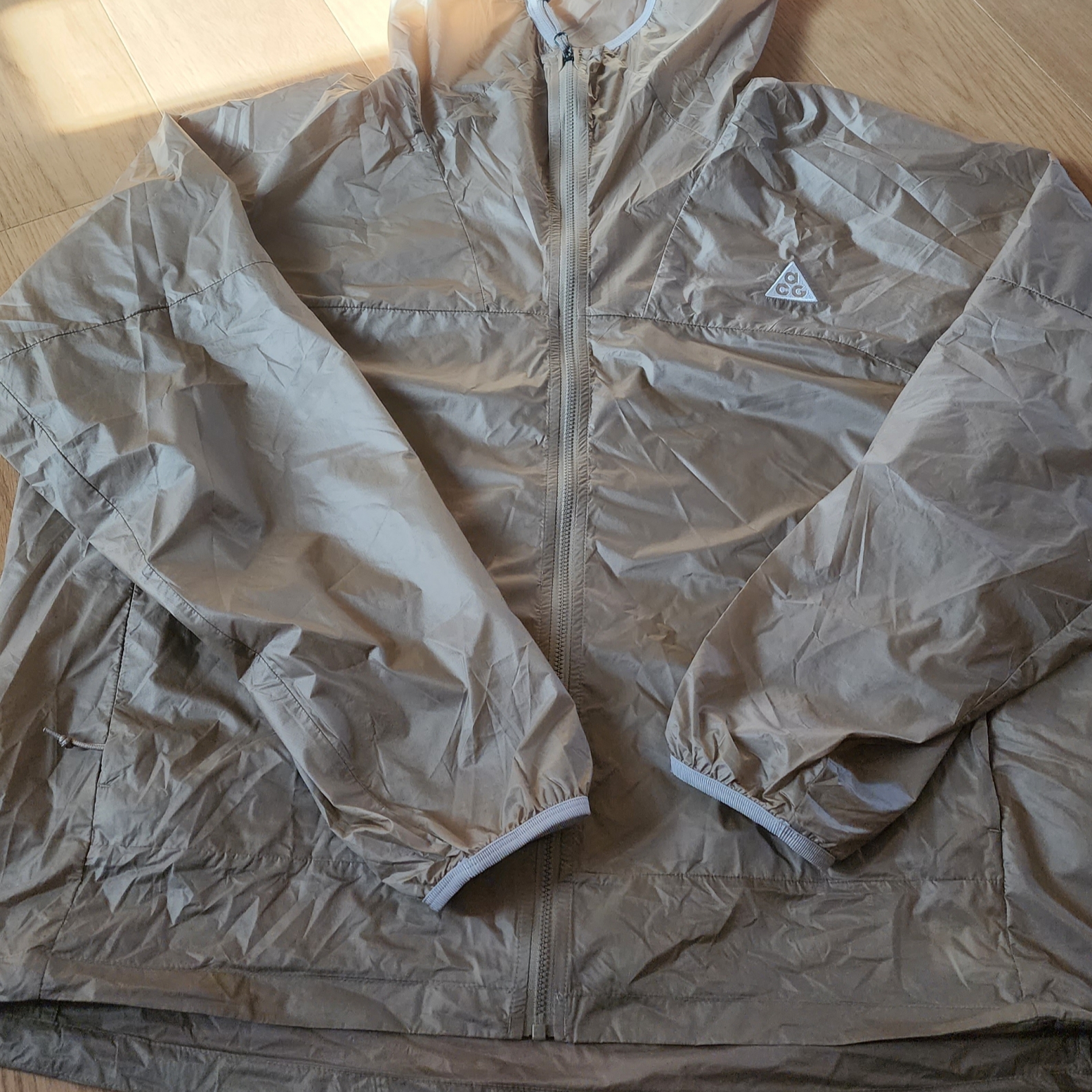 Nike ACG Windproof Cinder Cone Jacket Khaki Summit White - Asia 착용 스타일 - 1