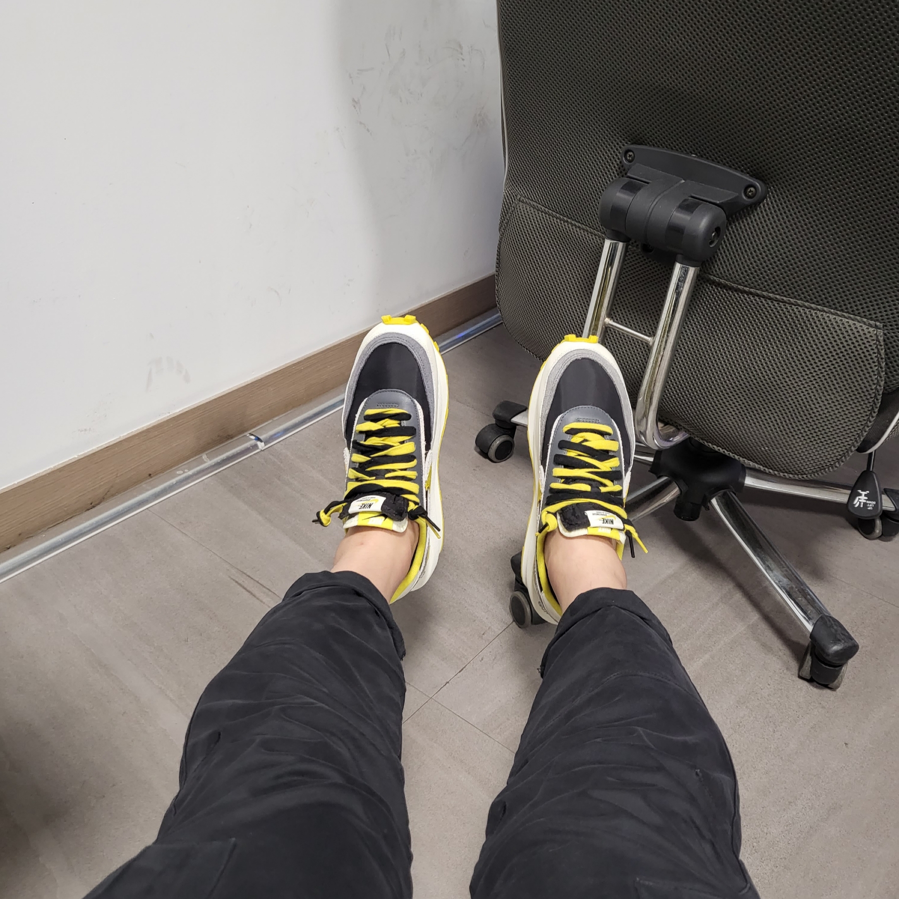 Nike x Sacai x Undercover LDWaffle Black Bright Citron 착용 스타일 - 2