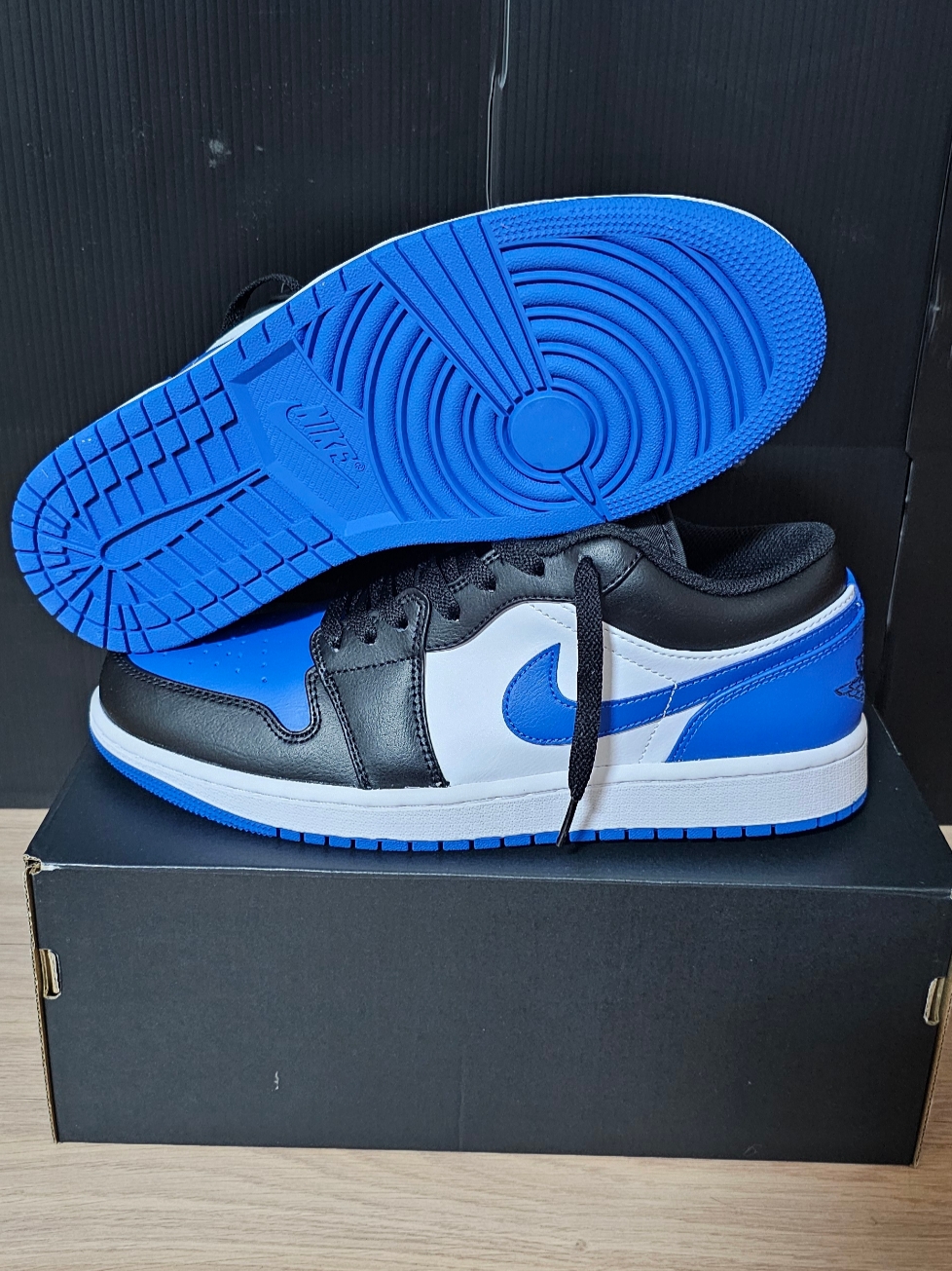Jordan 1 Low Alternate Royal Toe 착용 스타일 - 5