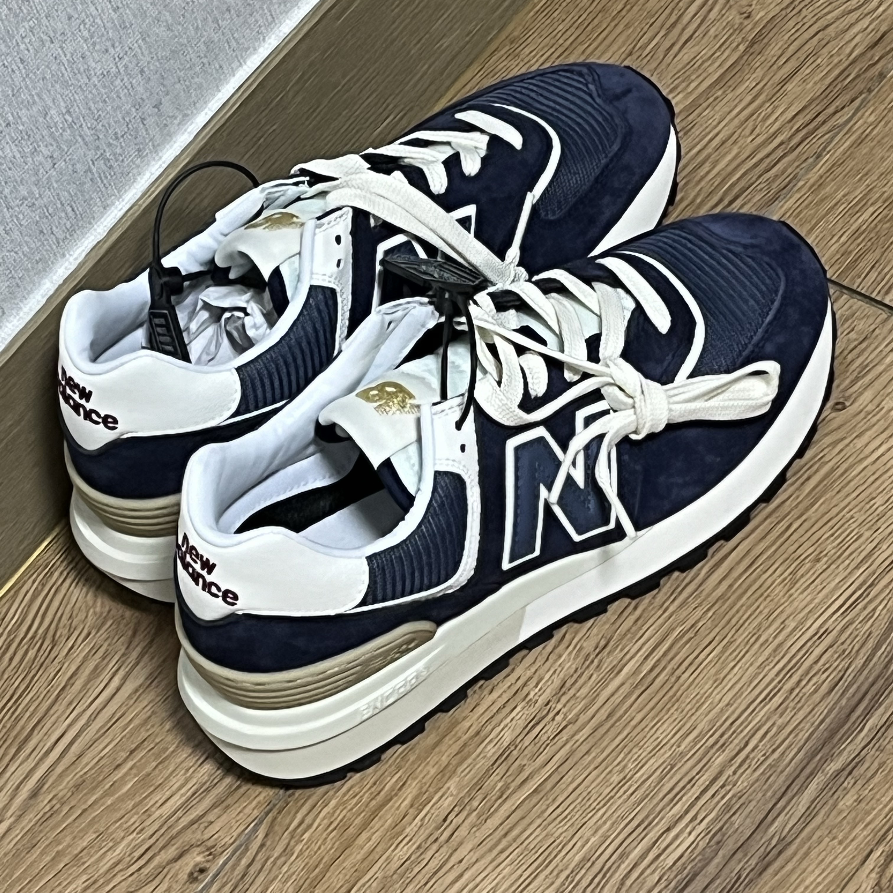 New Balance 574 Legacy Navy 착용 스타일