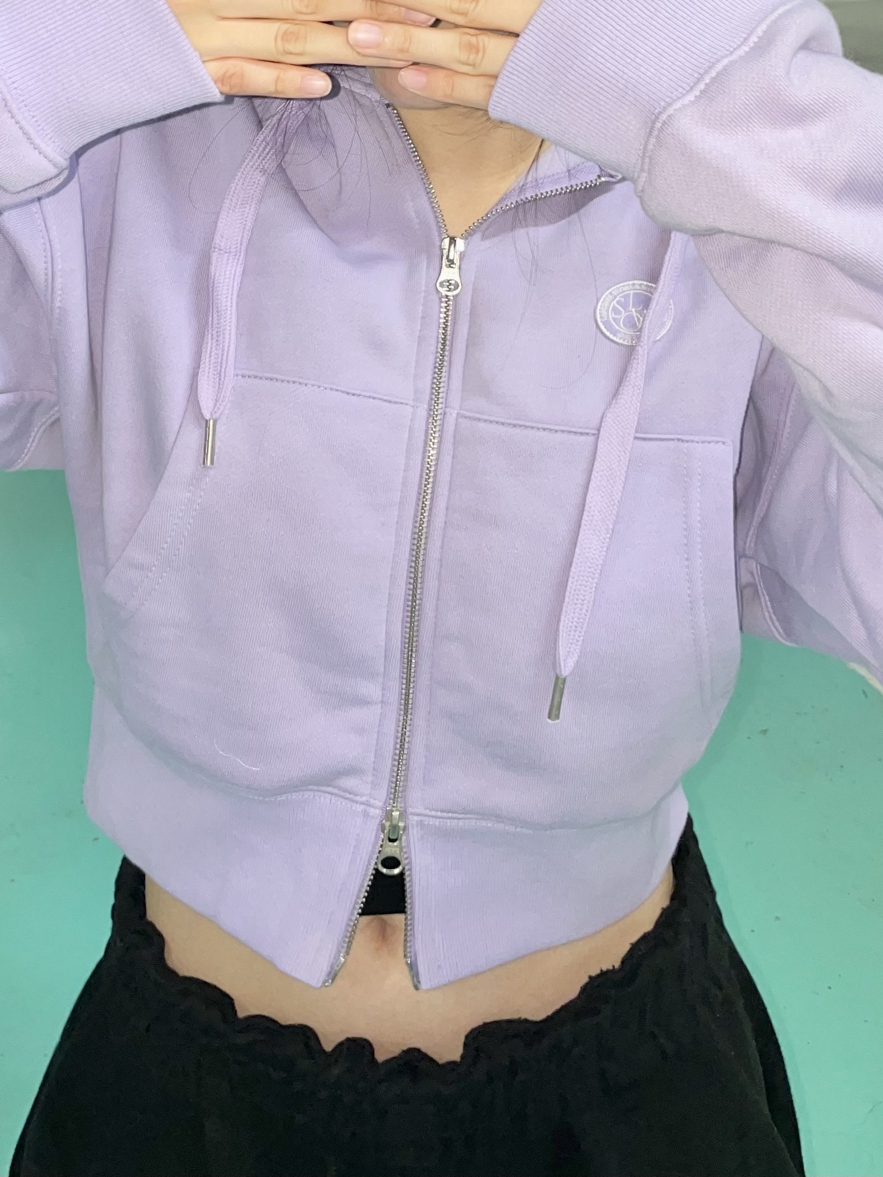 Palace Slider Grey - 22SS 착용 스타일 - 3