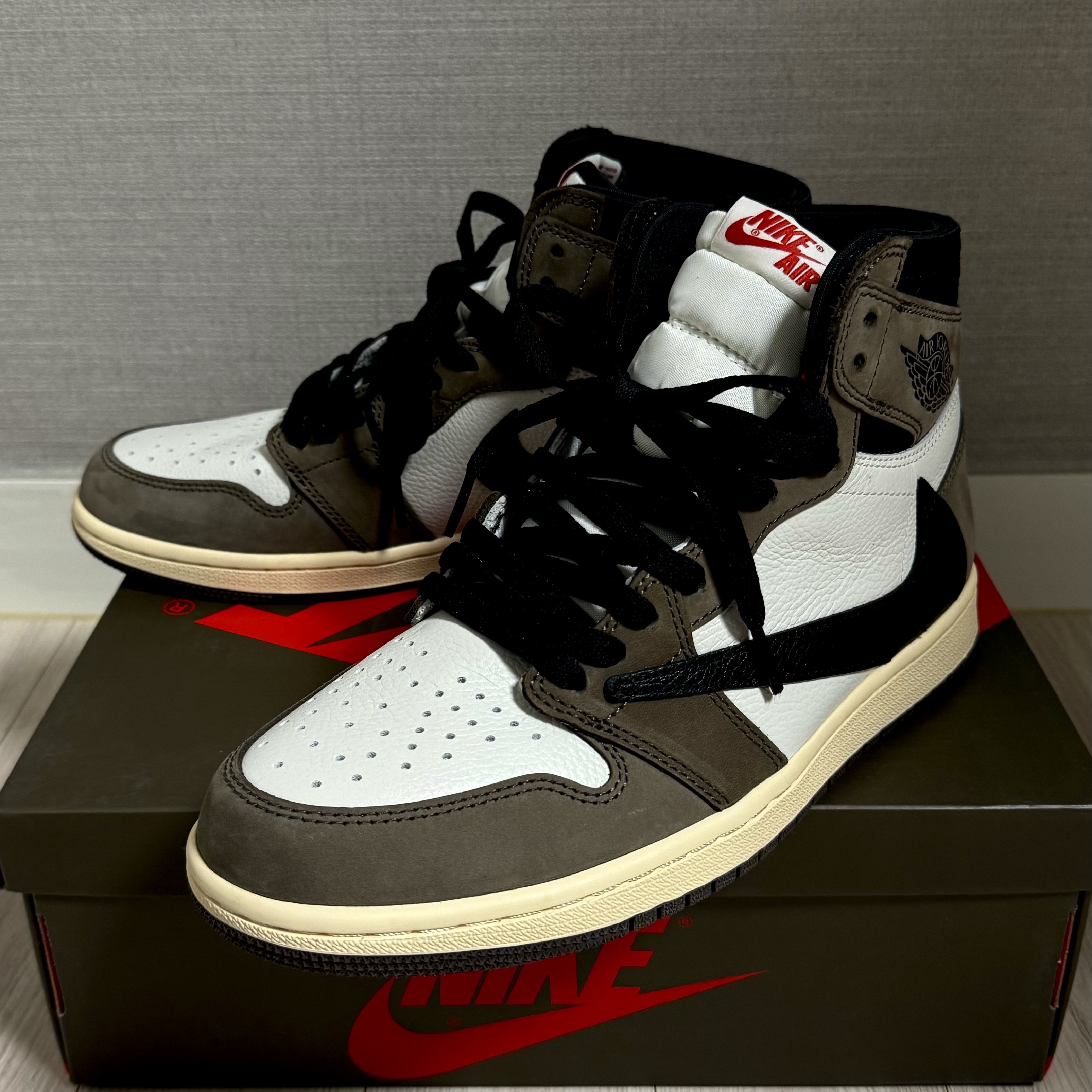 Jordan 1 x Travis Scott Retro High OG SP Mocha 착용 스타일