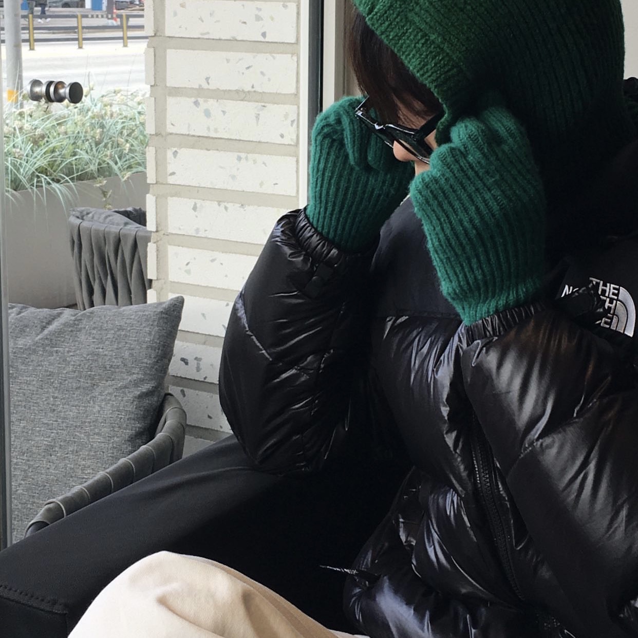 The North Face 1996 Eco Nuptse Jacket Real Black 착용 스타일 - 1